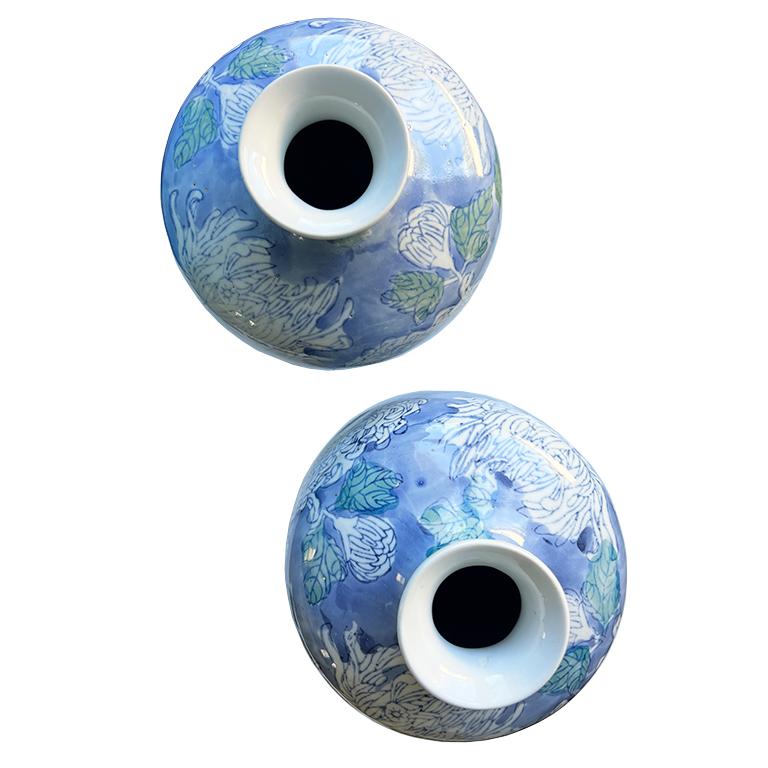 Pair of Large Blue Chinoiserie Vases with Hand-Painted White and Green Florals For Sale 2