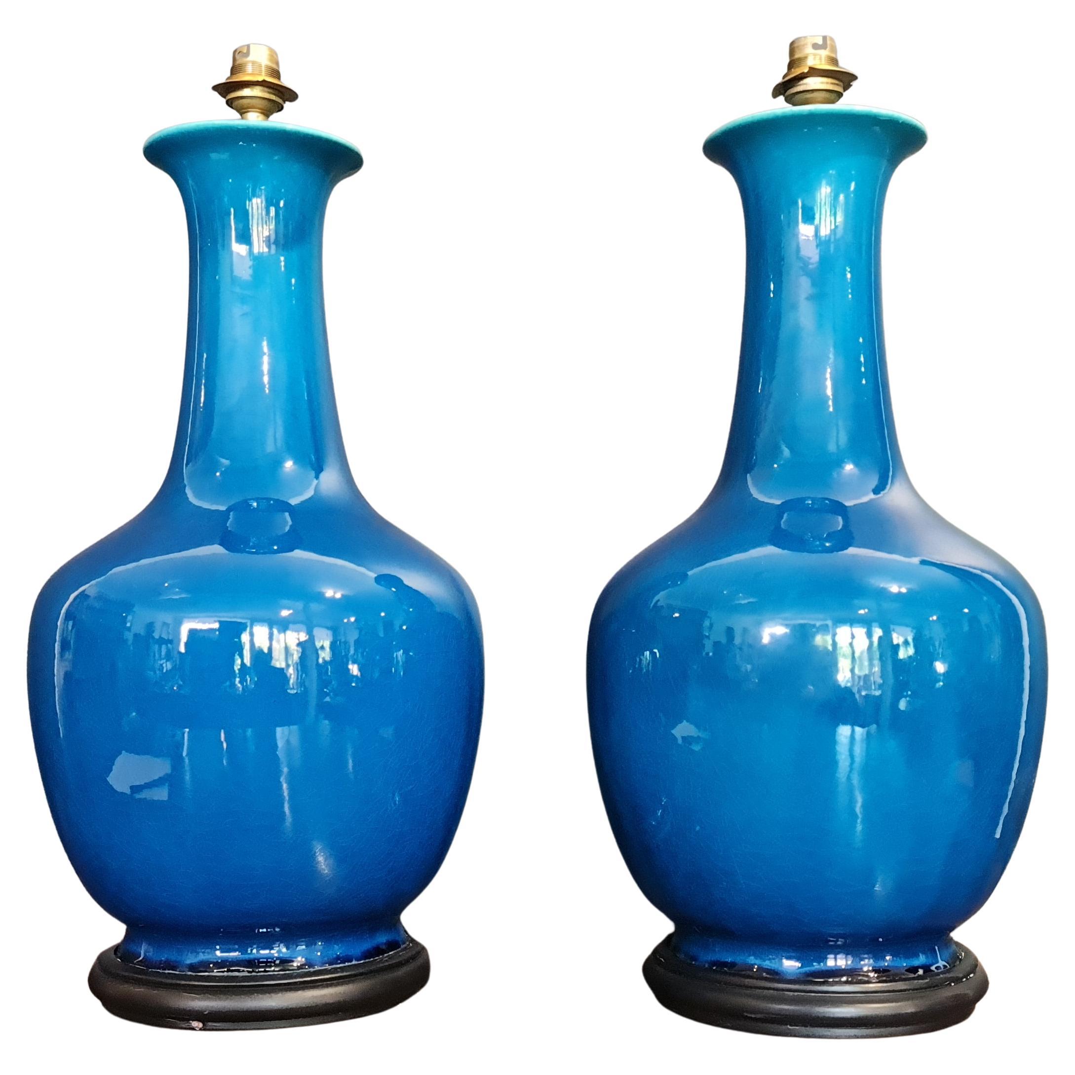 Paire de grandes lampes à glaçure bleue scintillante en vente