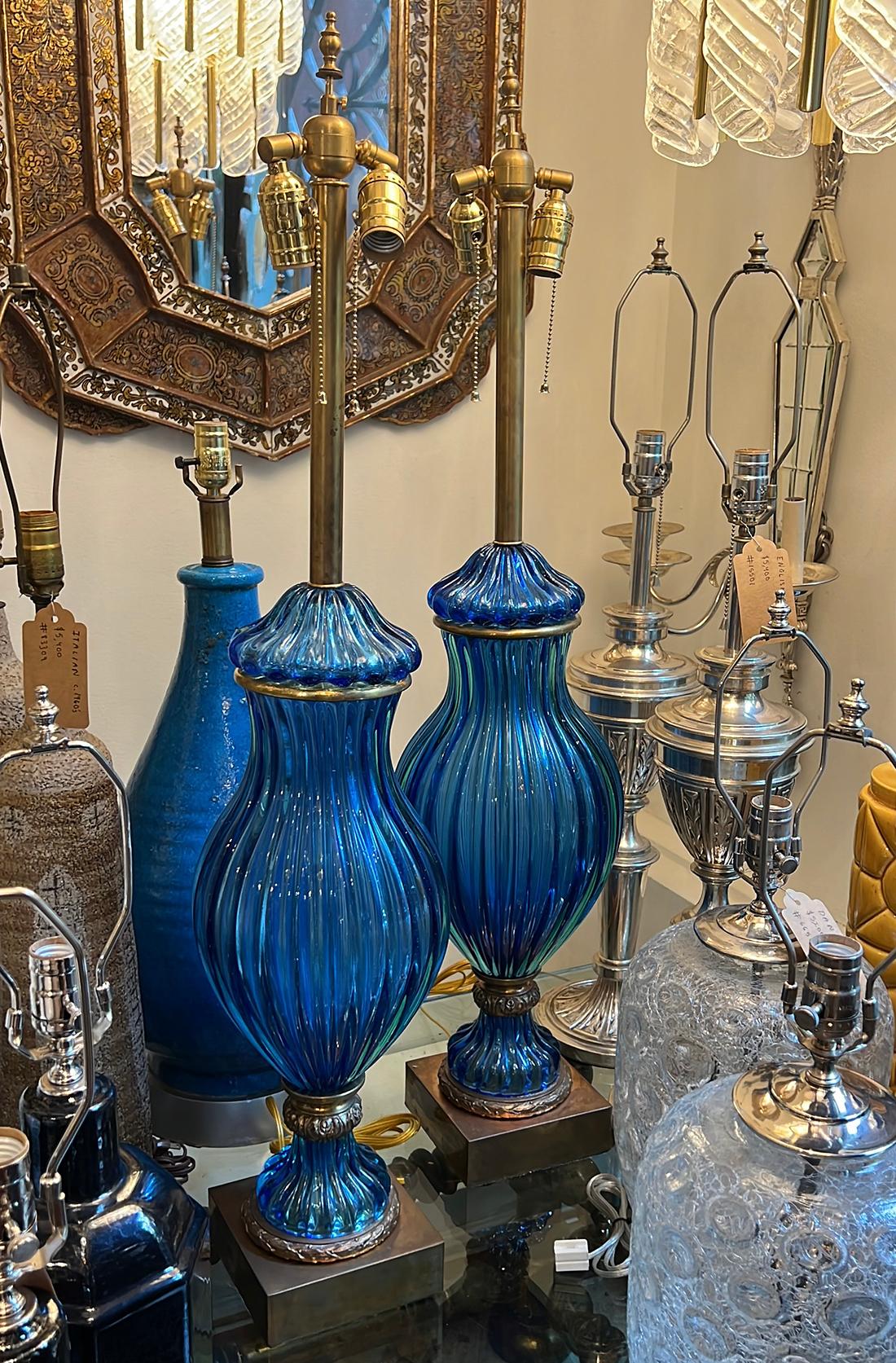 Paar große Lampen aus blauem Muranoglas im Angebot 1