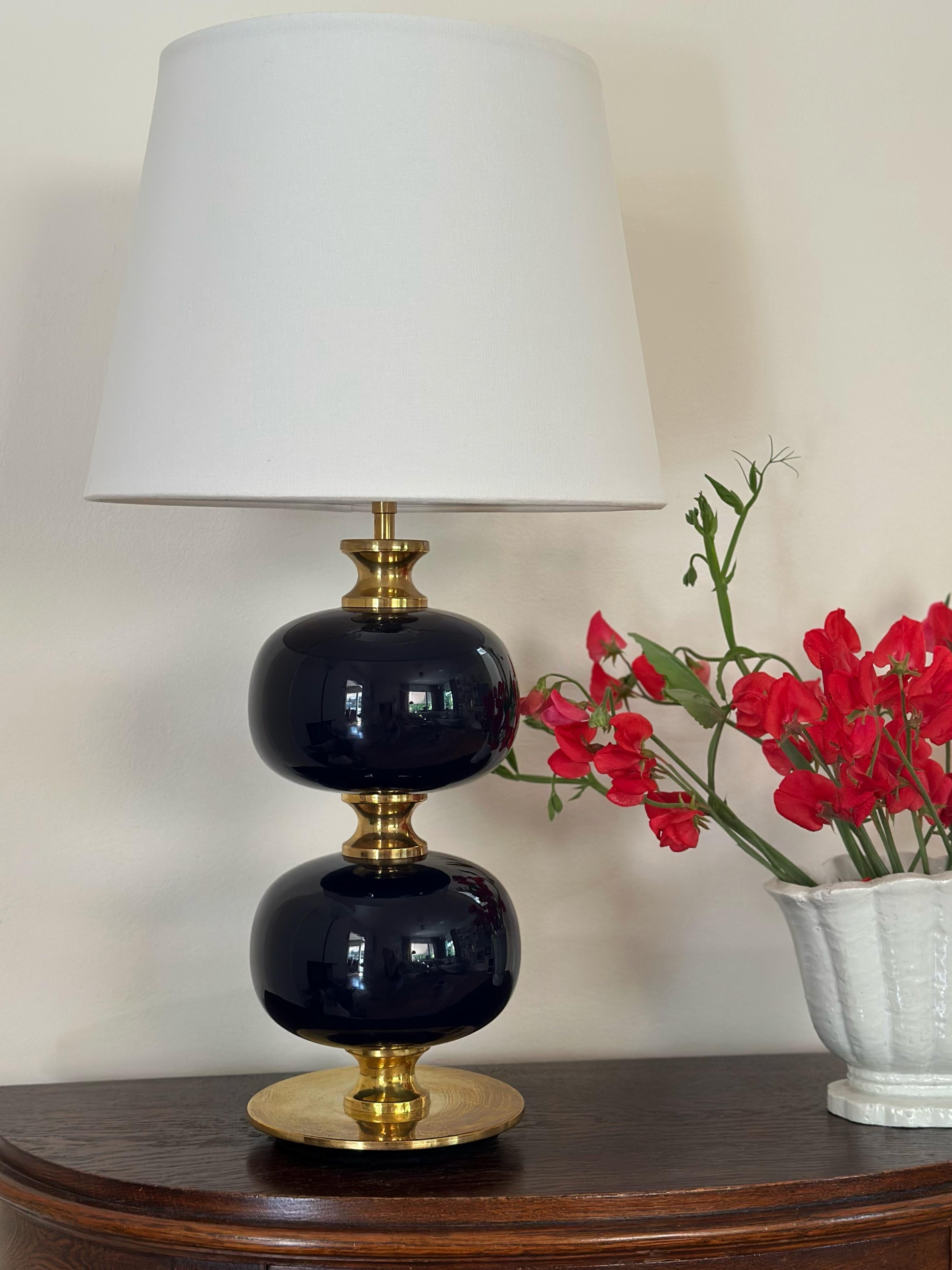 Mid-Century Modern Paire de grandes lampes de table en verre bleu Stilarmatur Midcentury 1960s en vente