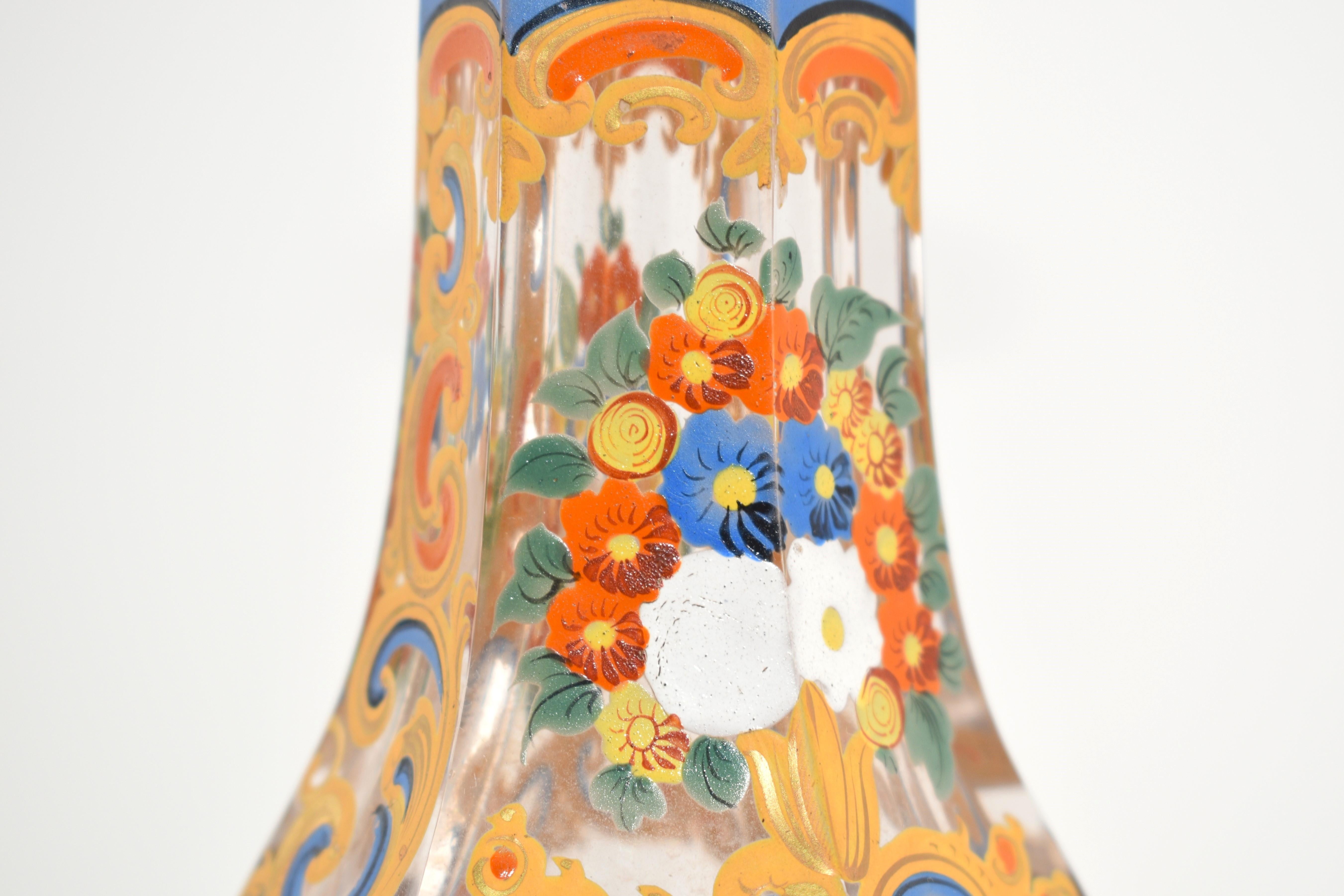Paire de grands carafes ottomanes de Bohème en verre taillé émaillé, 19ème siècle en vente 4
