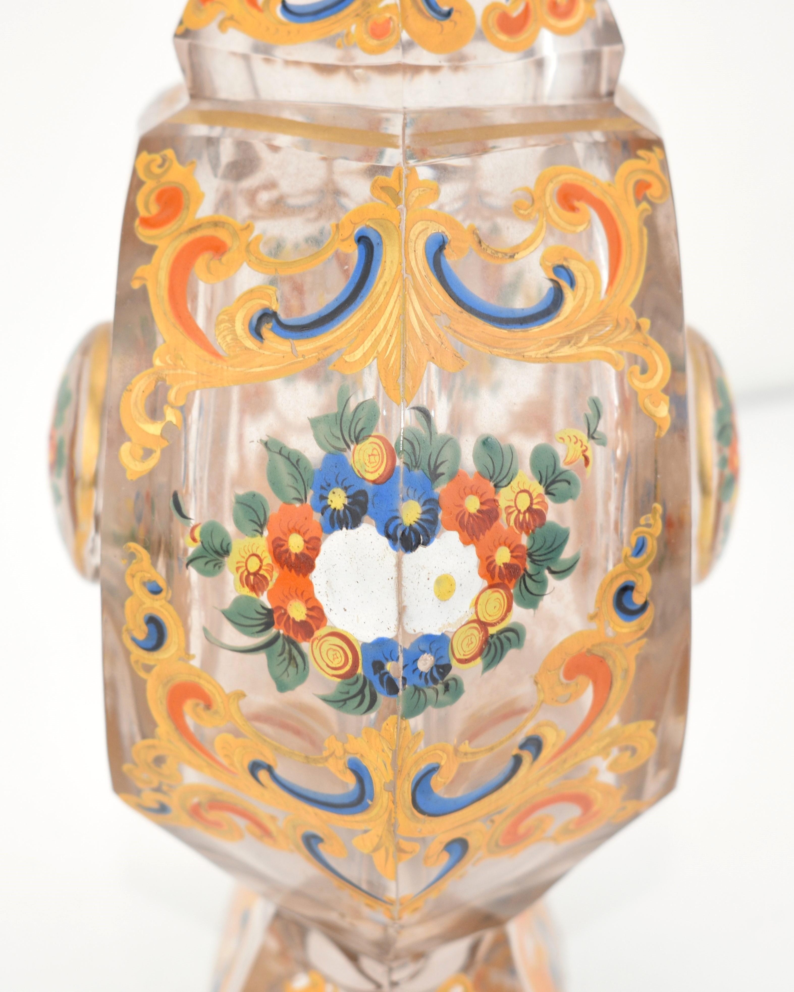 Paire de grands carafes ottomanes de Bohème en verre taillé émaillé, 19ème siècle en vente 3