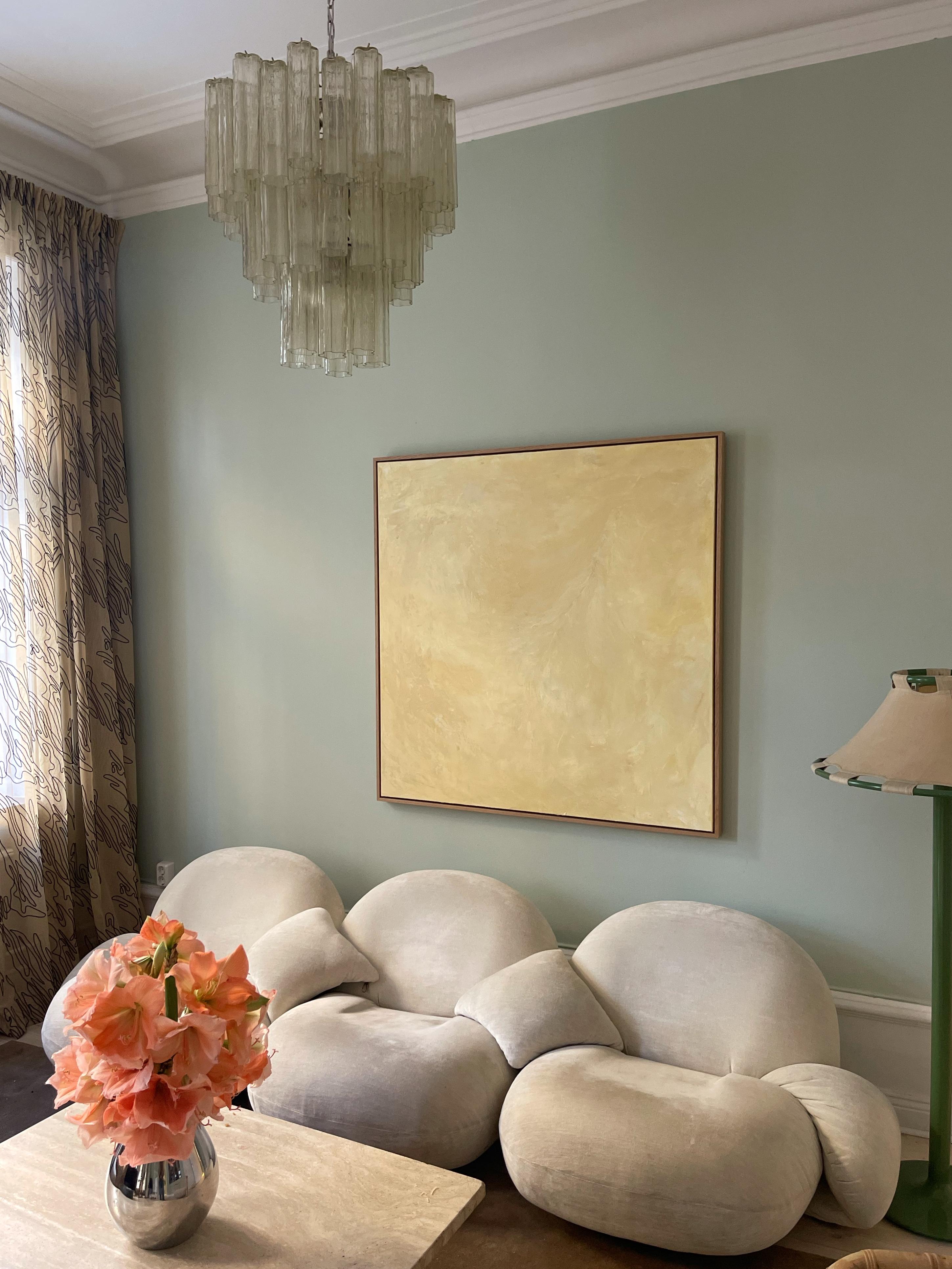 XXI secolo e contemporaneo Coppia di grandi lampadari di Murano color miele con prismi formati da un tubo in vendita