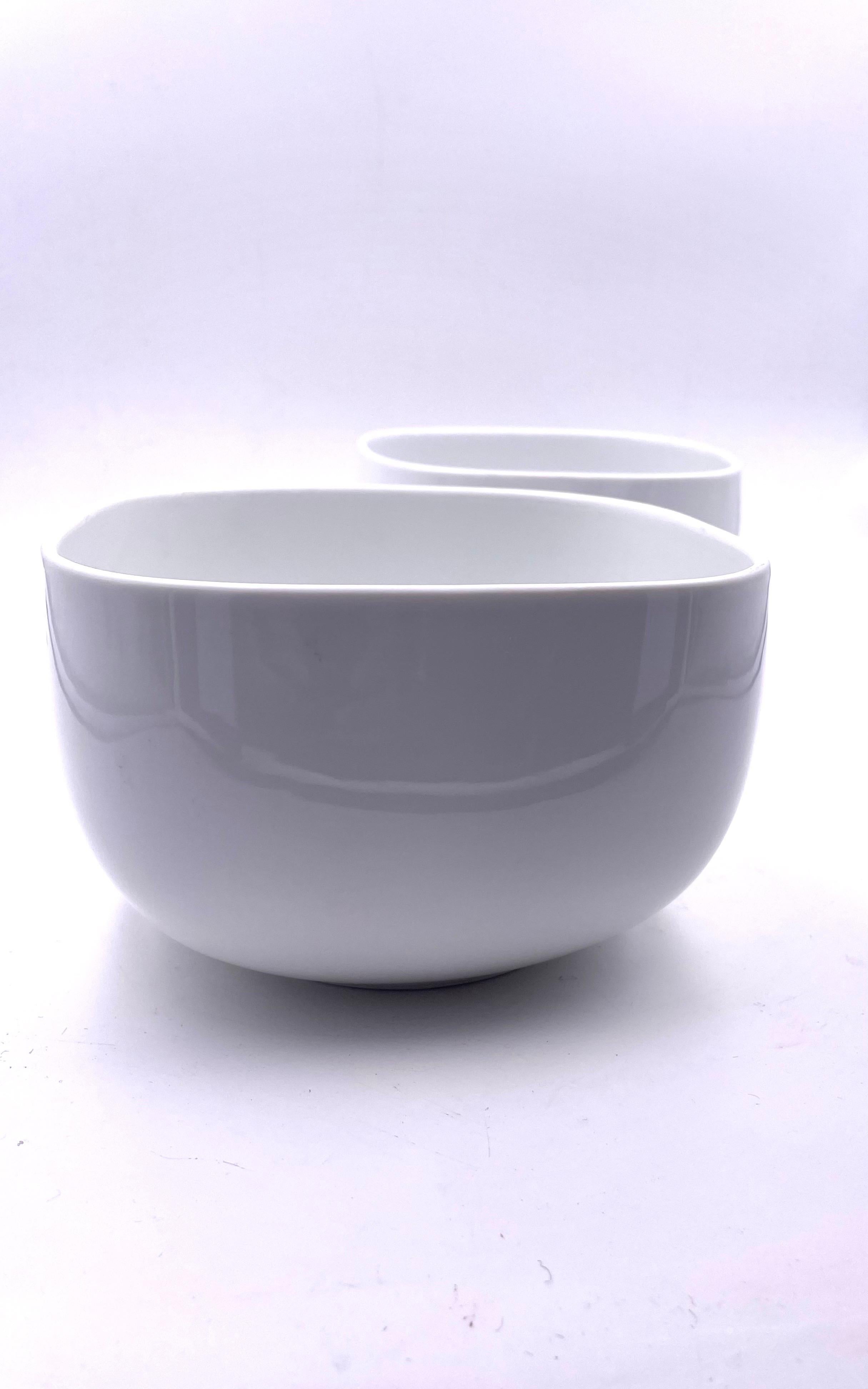 Nice design simple elegant porcelain bowl designed by Timo Sarpaneva for Rosenthal studio, circa 1970's excellent condition no chips or cracks Buyer has the option to buy 1 or 2.