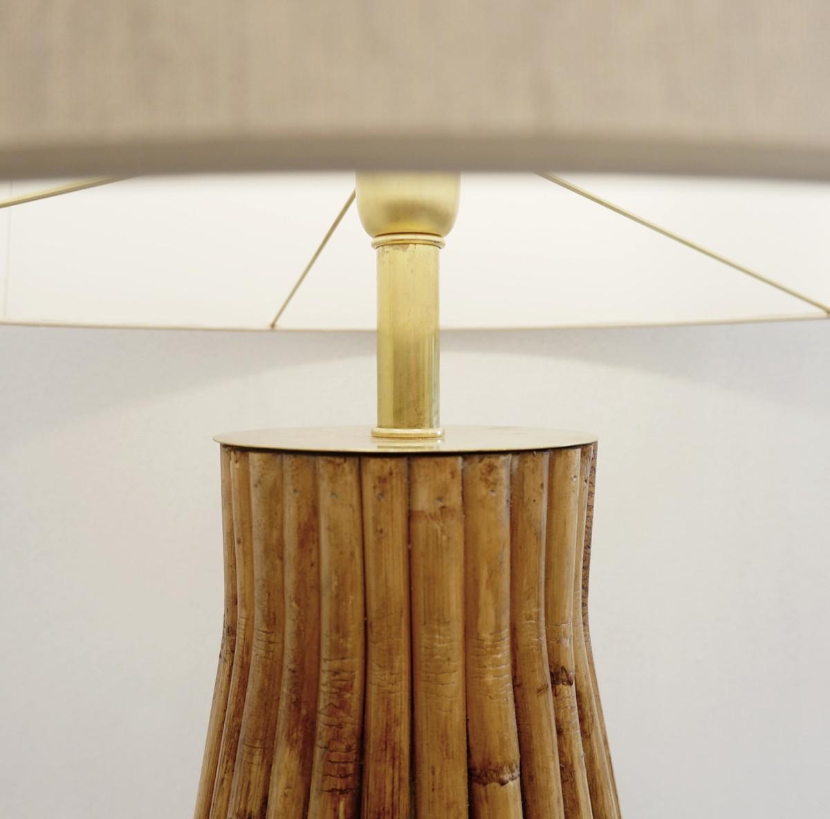 Italian Pair of Large Mid-Century Modern Brass and Bamboo Table Lamps For Sale