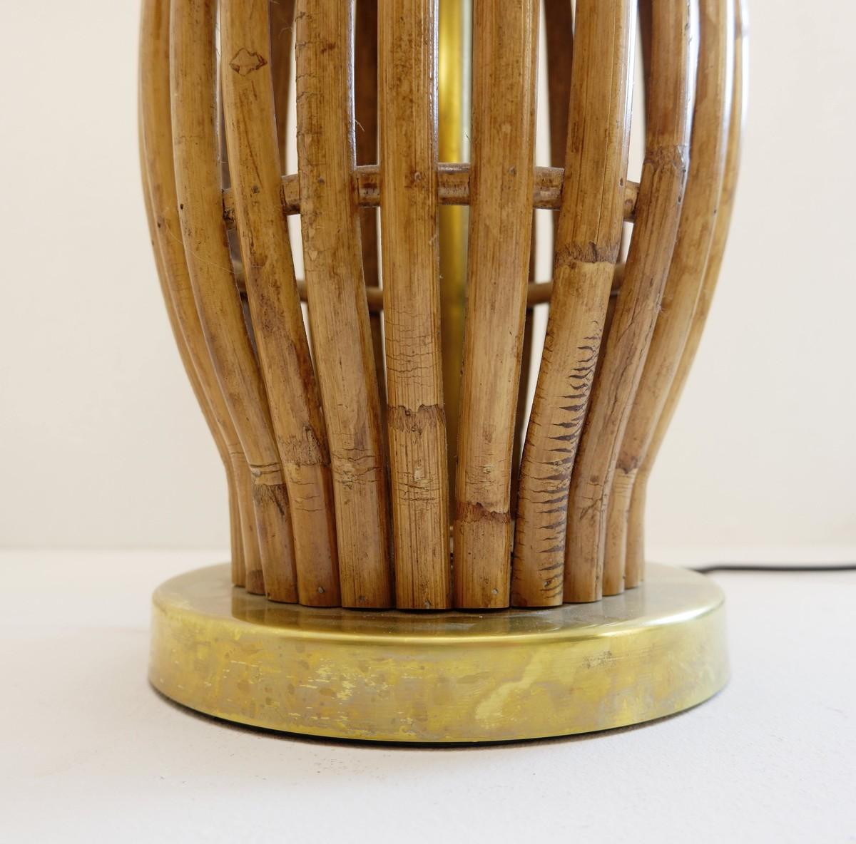 20th Century Pair of Large Mid-Century Modern Brass and Bamboo Table Lamps For Sale