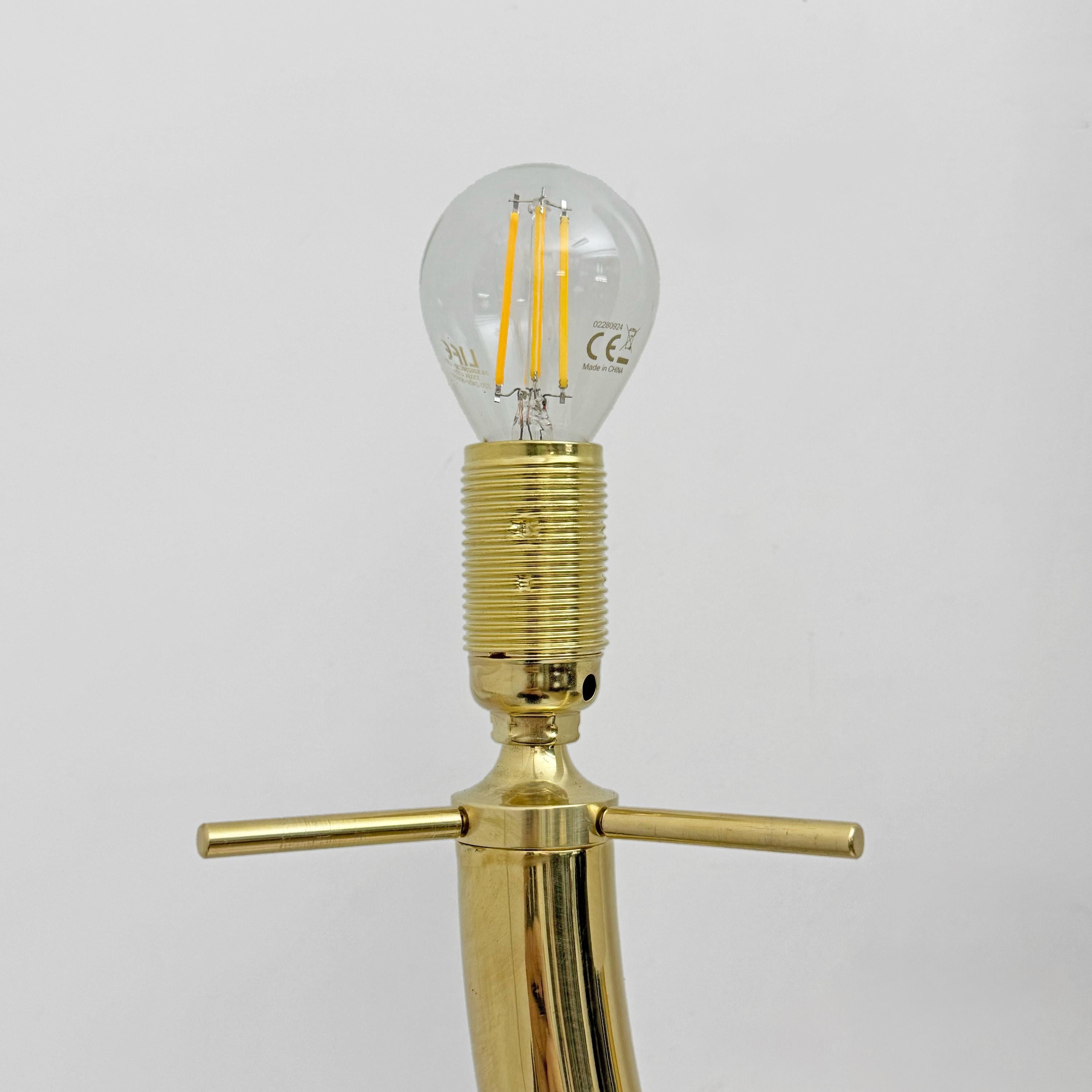 Pair of Large Brass and Murano Glass Sconces in the Style of Gio Ponti in vendita 1