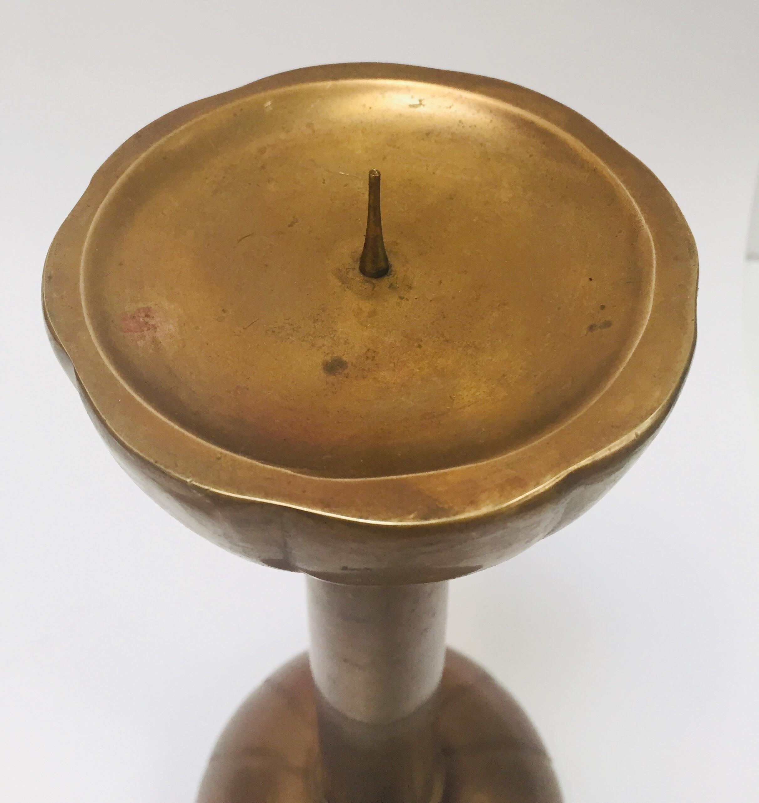 Pair of Large Brass Japanese Candlesticks on a Round Scalloped Base and Top For Sale 1