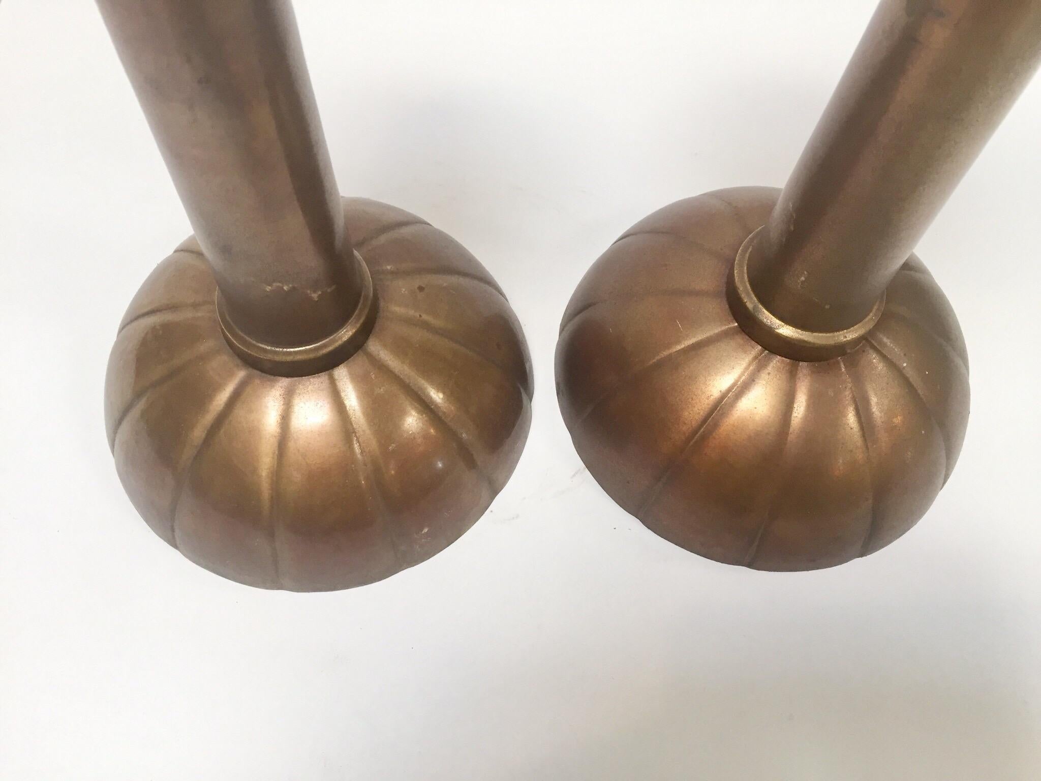 Mid-Century Modern Pair of Large Brass Japanese Candlesticks on a Round Scalloped Base and Top For Sale