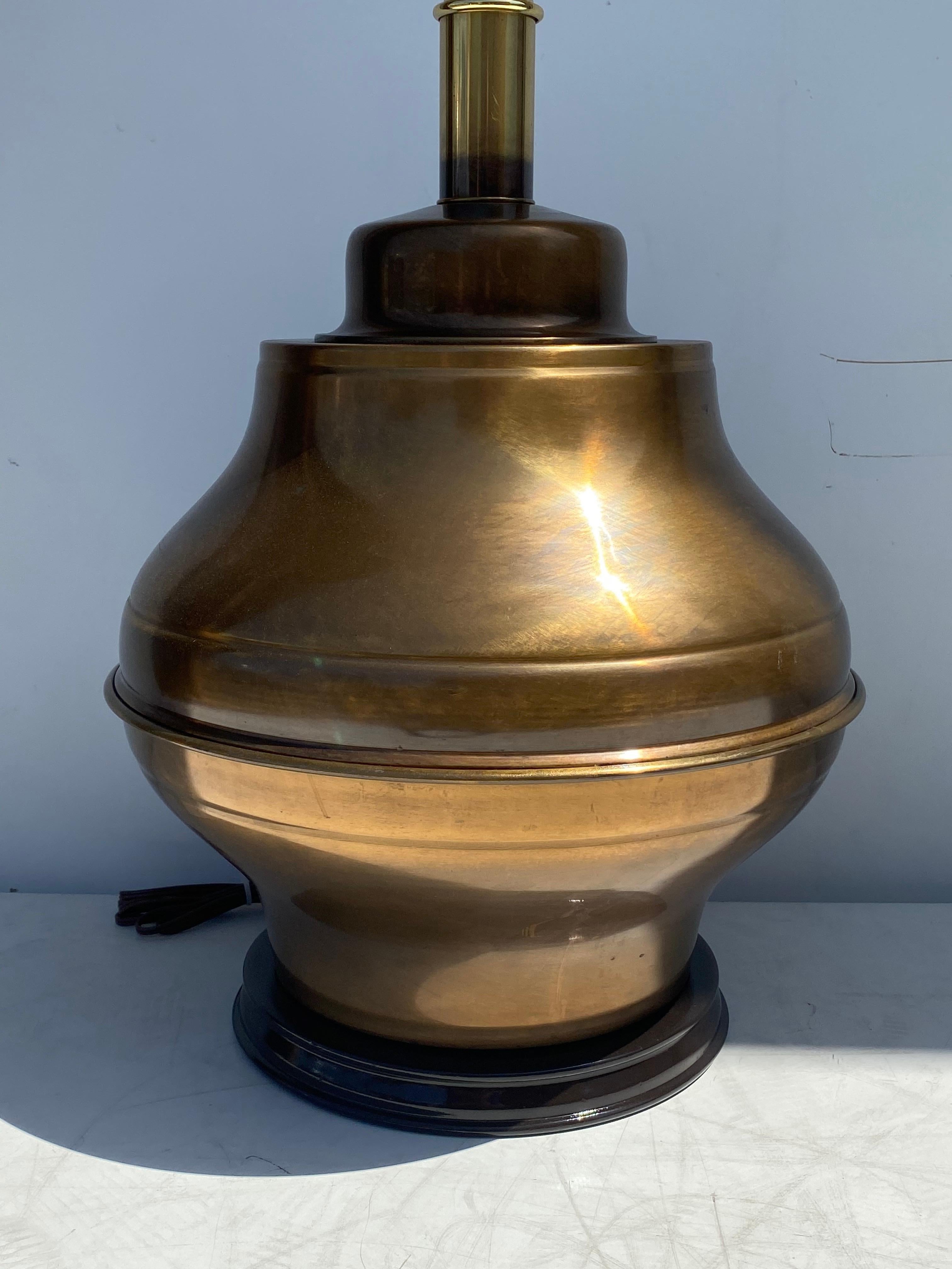 Paar große Ingwerglas-Lampen aus Messing (Ende des 20. Jahrhunderts) im Angebot
