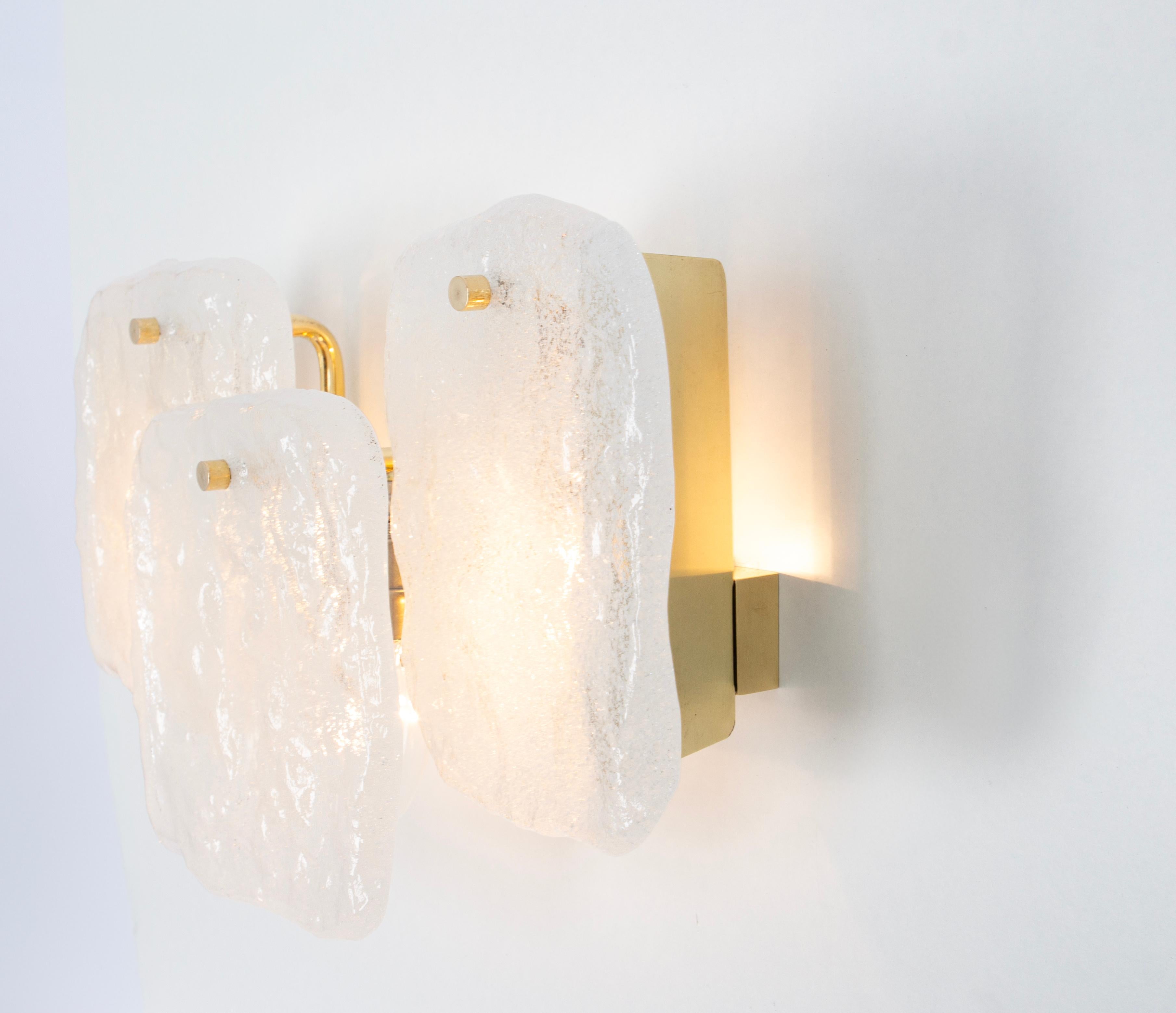 Pair of Large Brass Kalmar Wall Lights Murano Glass by Kalmar, Austria, 1960s For Sale 2