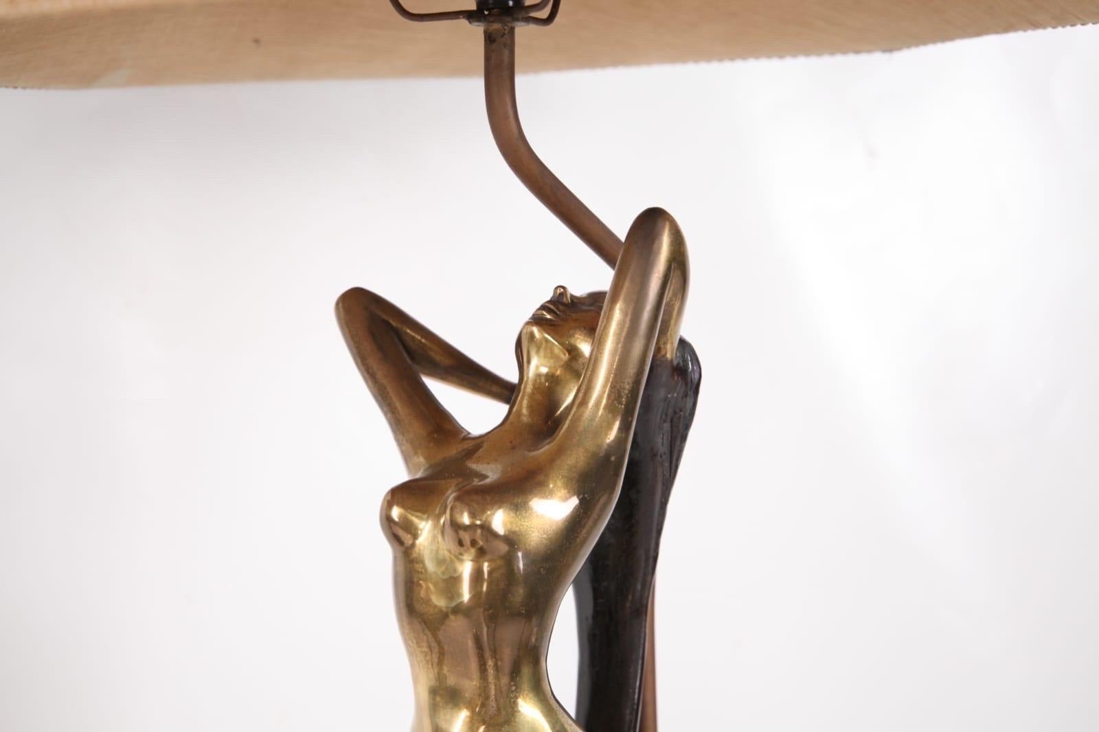 Paire de grandes lampes en laiton en vente 6
