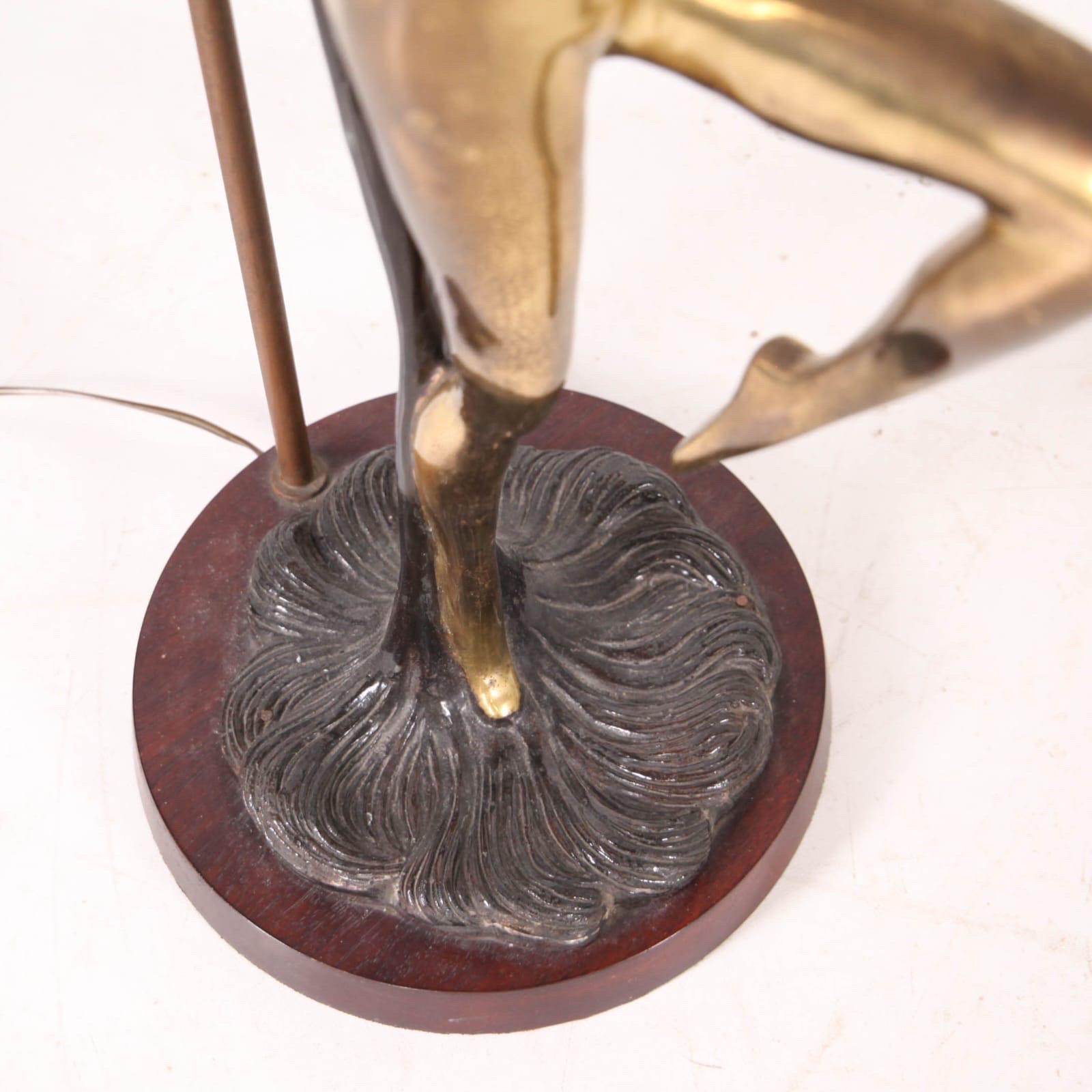 Paire de grandes lampes en laiton en vente 7