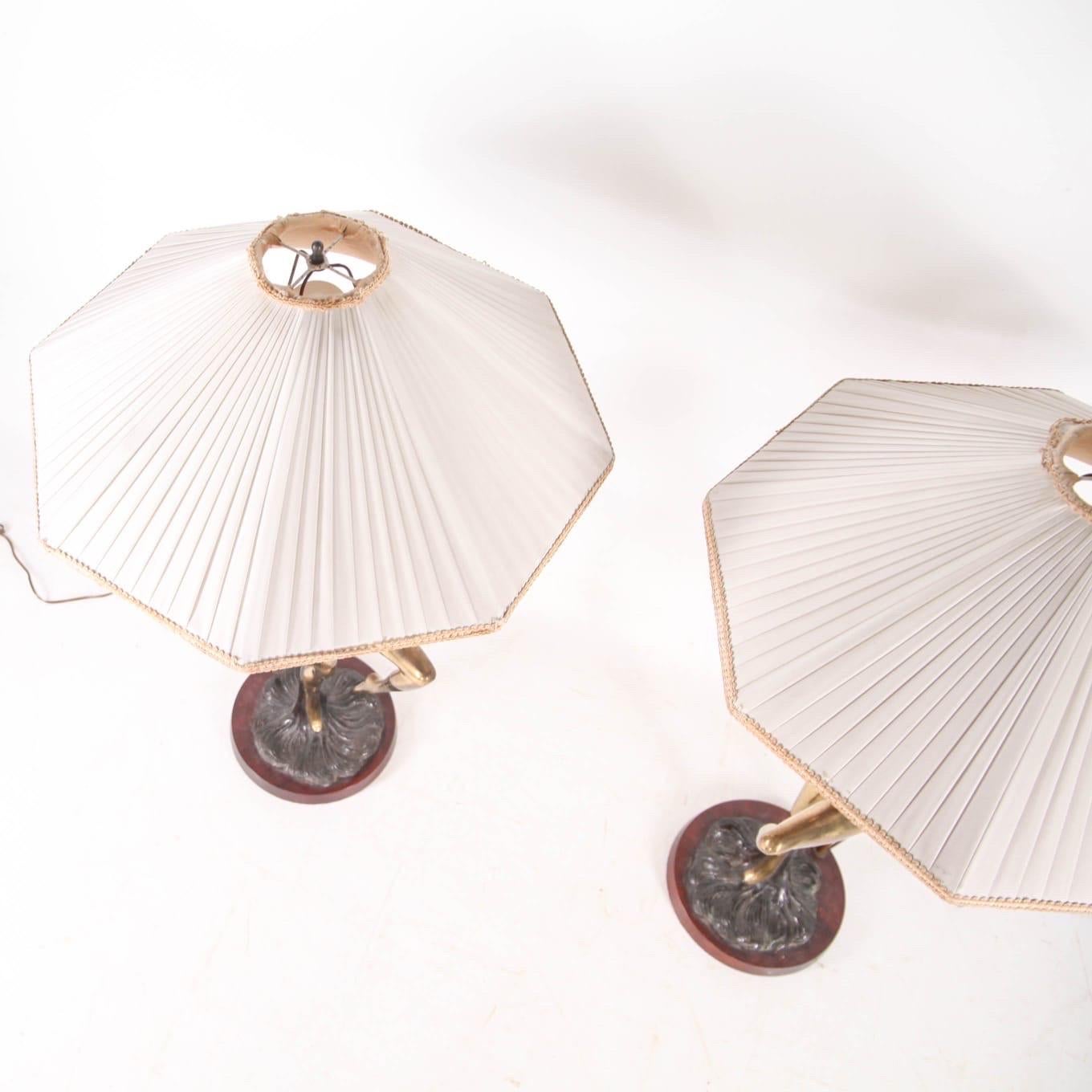 Paire de grandes lampes en laiton en vente 15
