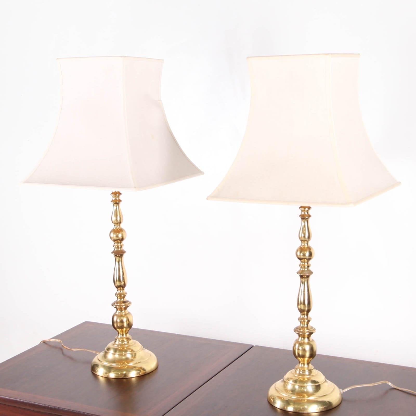 Late 20th Century Pair of large brass lamps For Sale