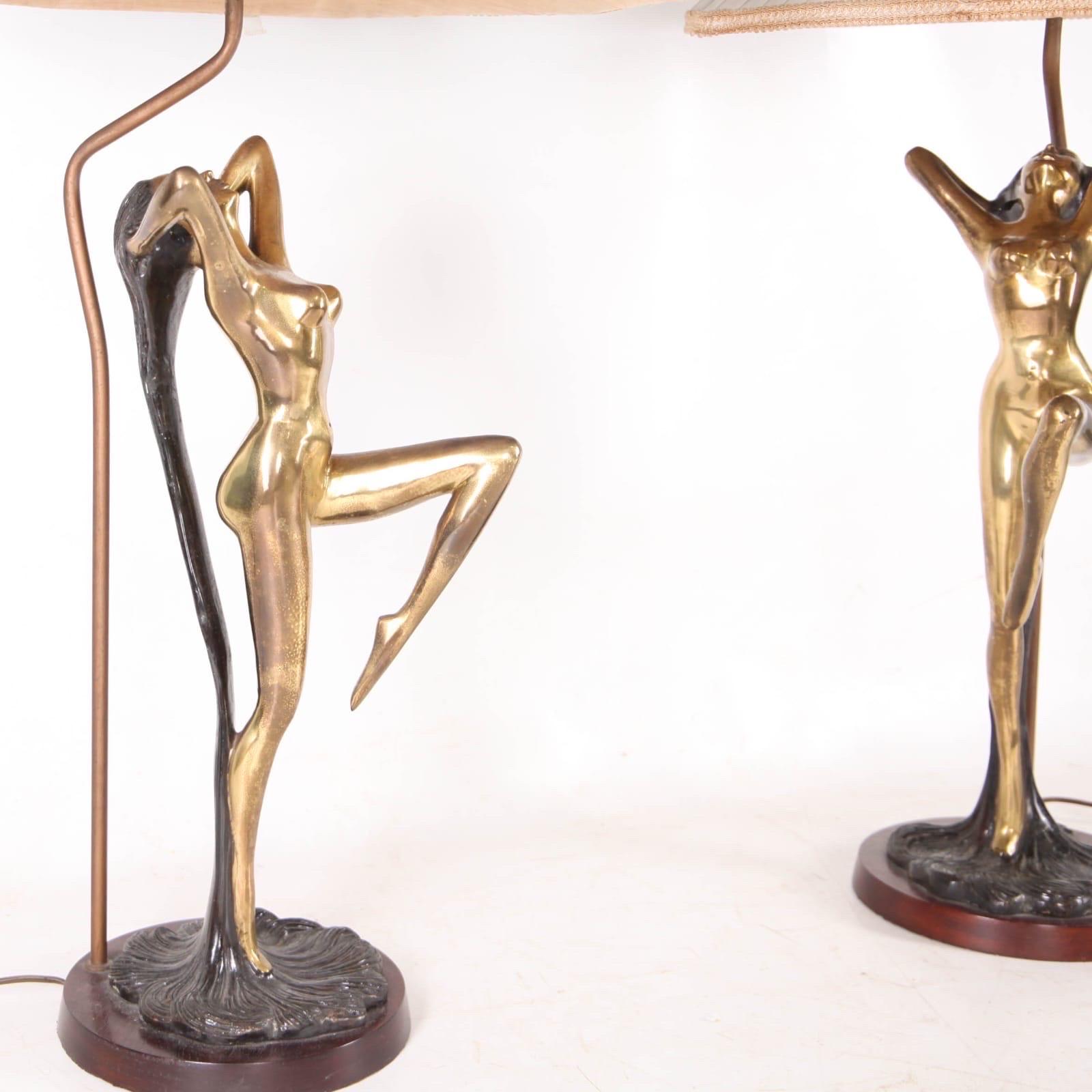 Paire de grandes lampes en laiton en vente 1