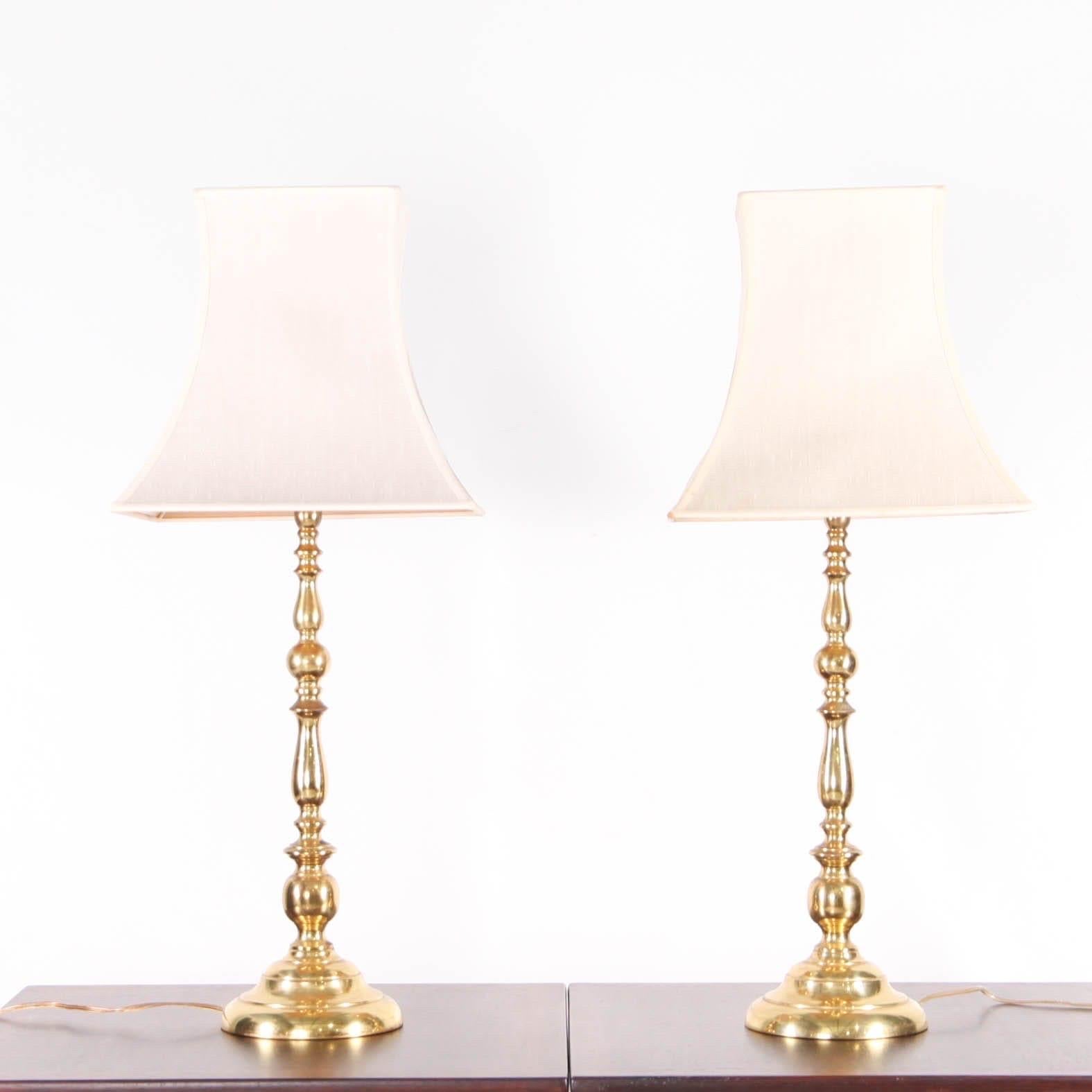 Pair of large brass lamps For Sale 1