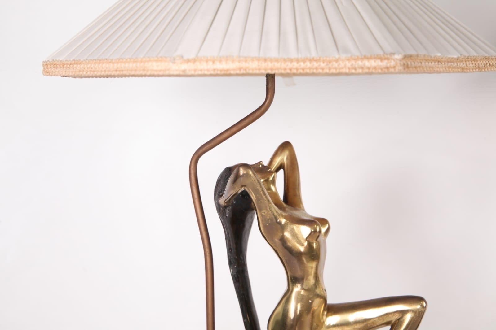 Paire de grandes lampes en laiton en vente 2