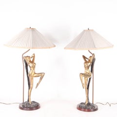 Paire de grandes lampes en laiton