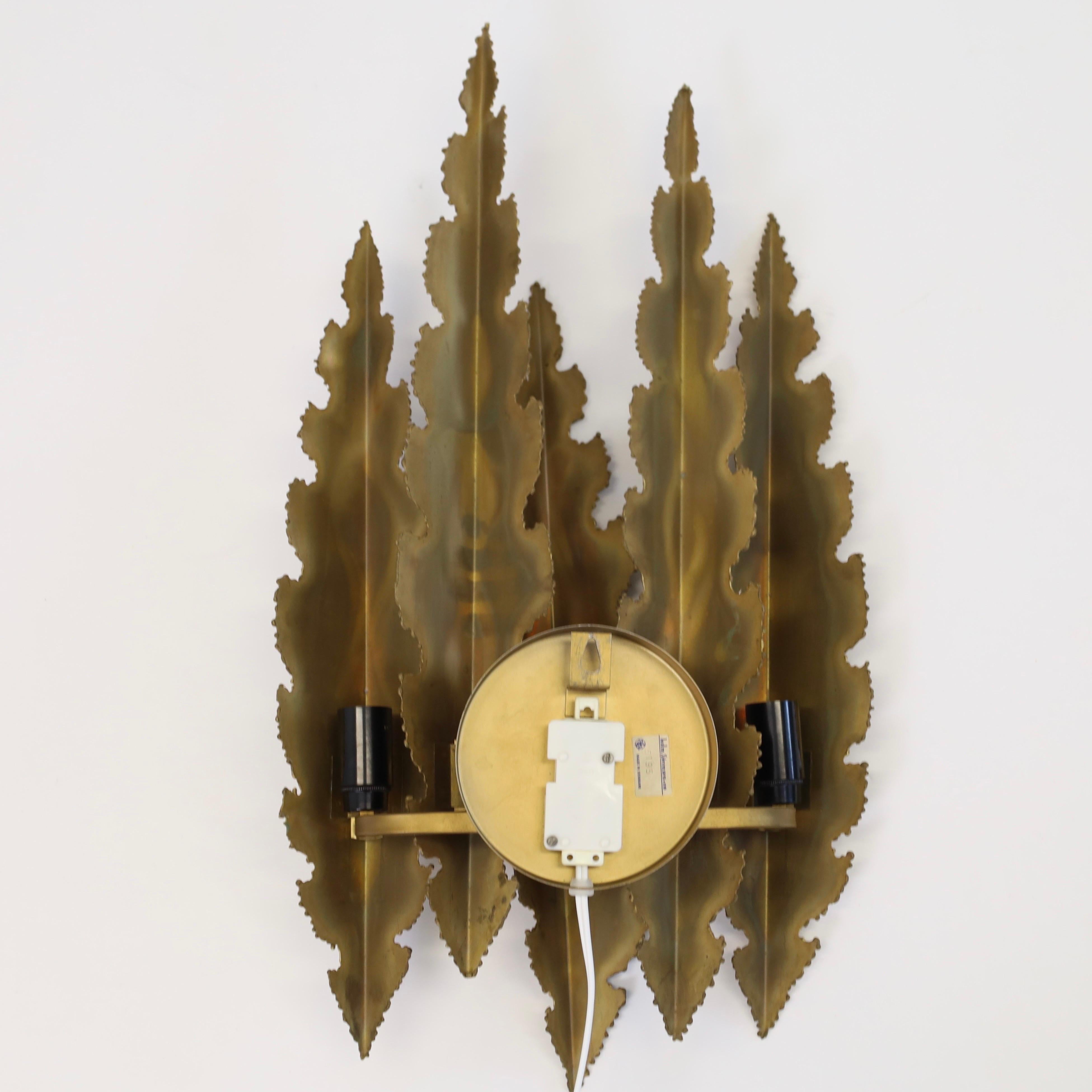 Coppia di grandi lampade da parete in ottone di Svend Aage Holm Sorensen, anni '60, Danimarca in vendita 3
