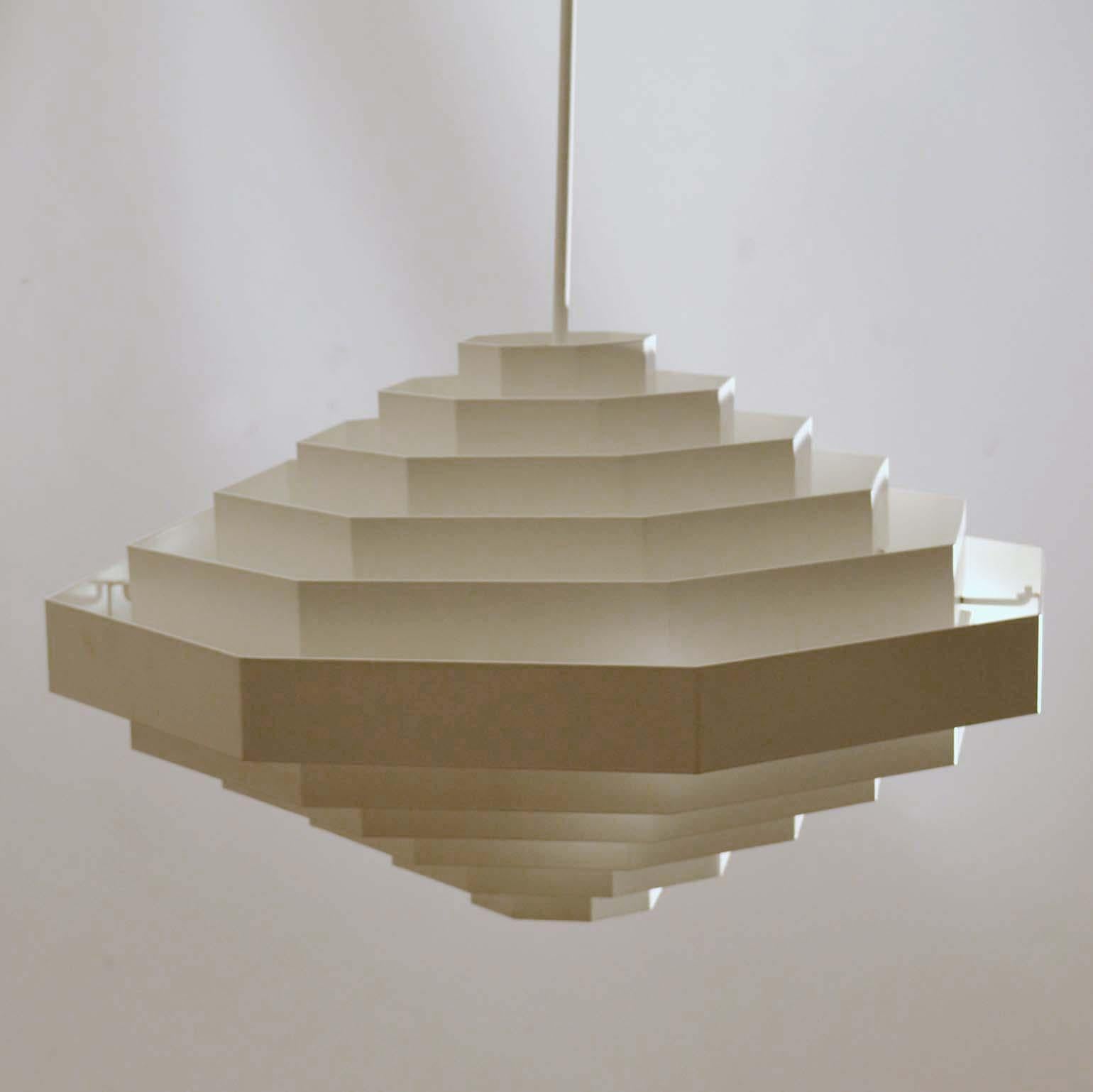 Pair of Large Bright White Metal Octagonal Origami Chandeliers by Spectral, 1970 5