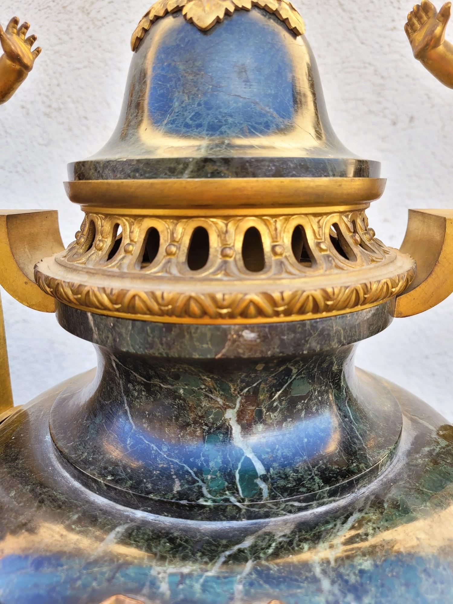 Coppia di grandi cassette in bronzo e marmo, Napoleone III, XIX secolo In condizioni buone in vendita a MARSEILLE, FR