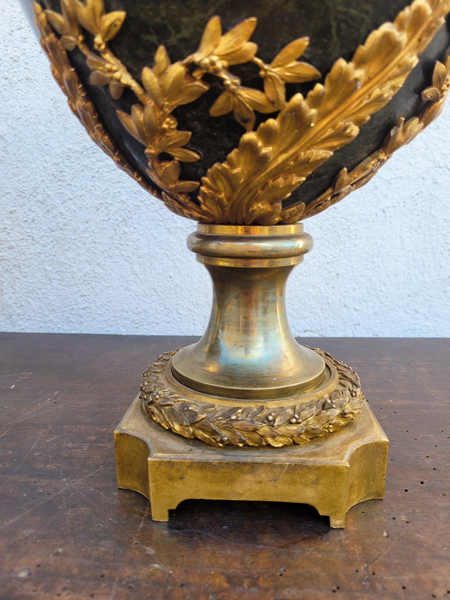 Coppia di grandi cassette in bronzo e marmo, Napoleone III, XIX secolo in vendita 1