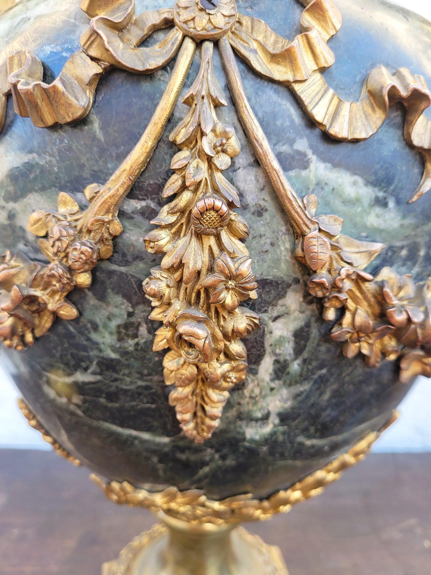 Coppia di grandi cassette in bronzo e marmo, Napoleone III, XIX secolo in vendita 2