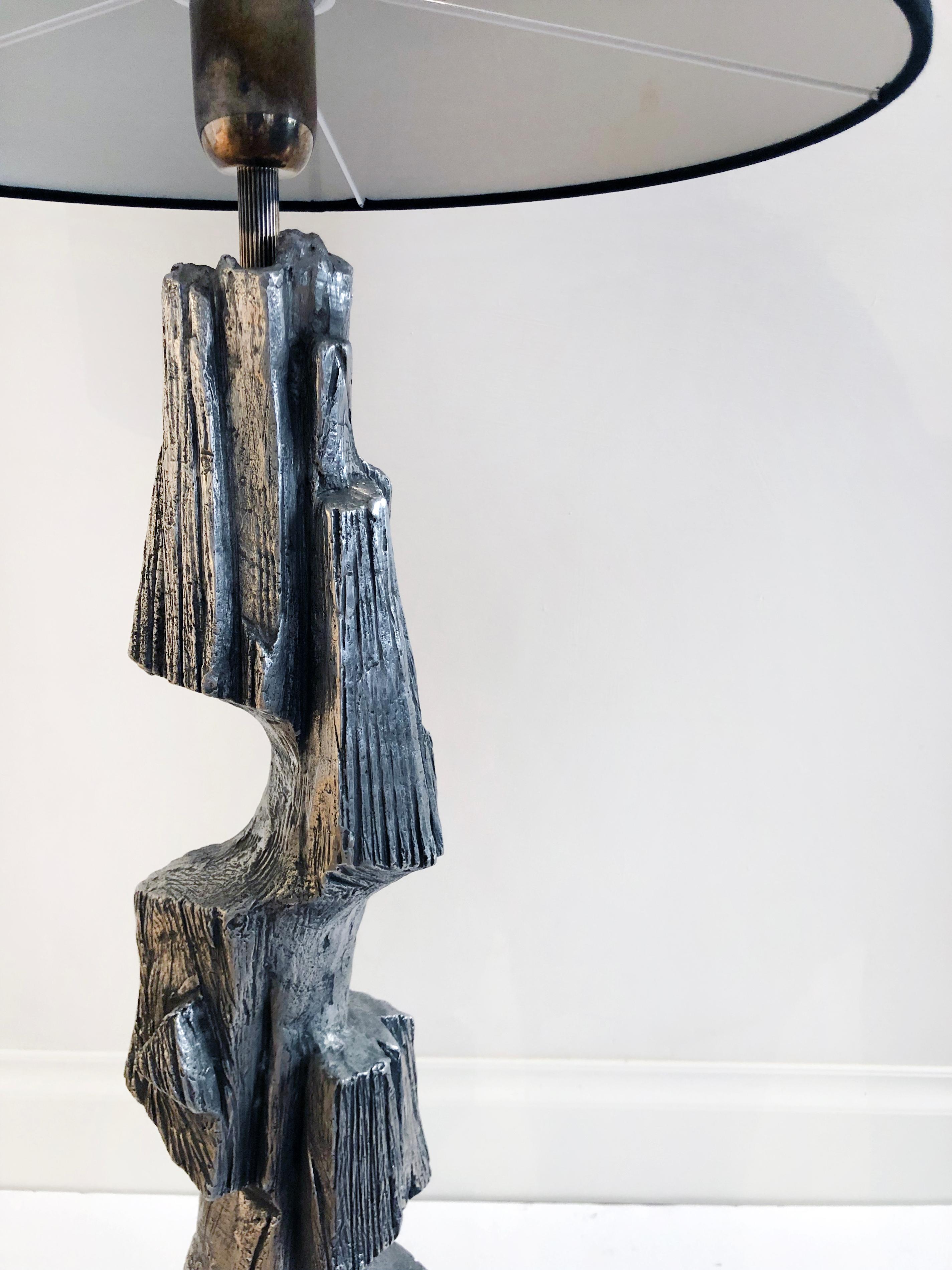 Italian Pair of Large Brutalist Casted Aluminium Sculpture Table Lamps For Sale