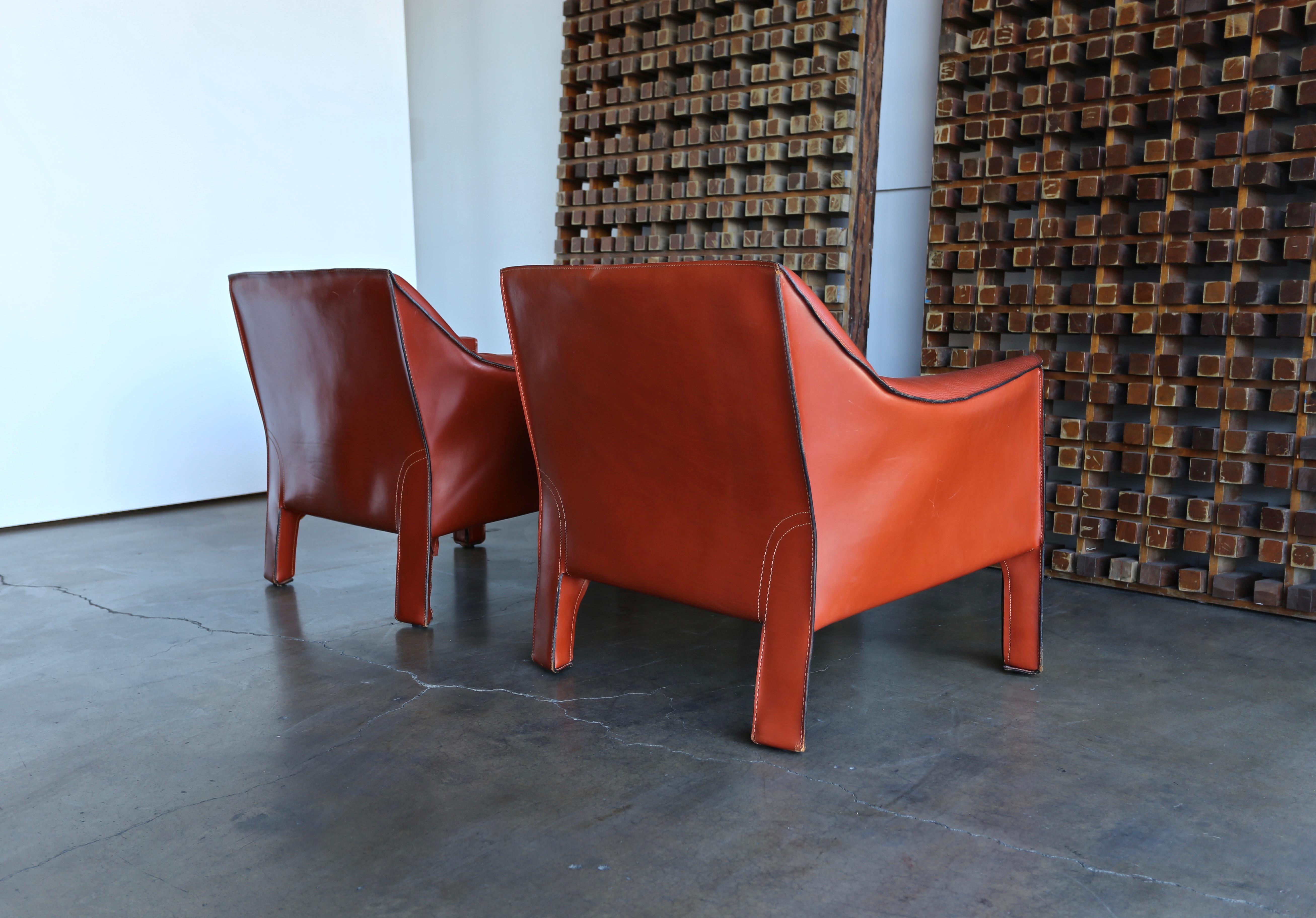 Pair of Large CAB Lounge Chairs by Mario Bellini for Cassina 6