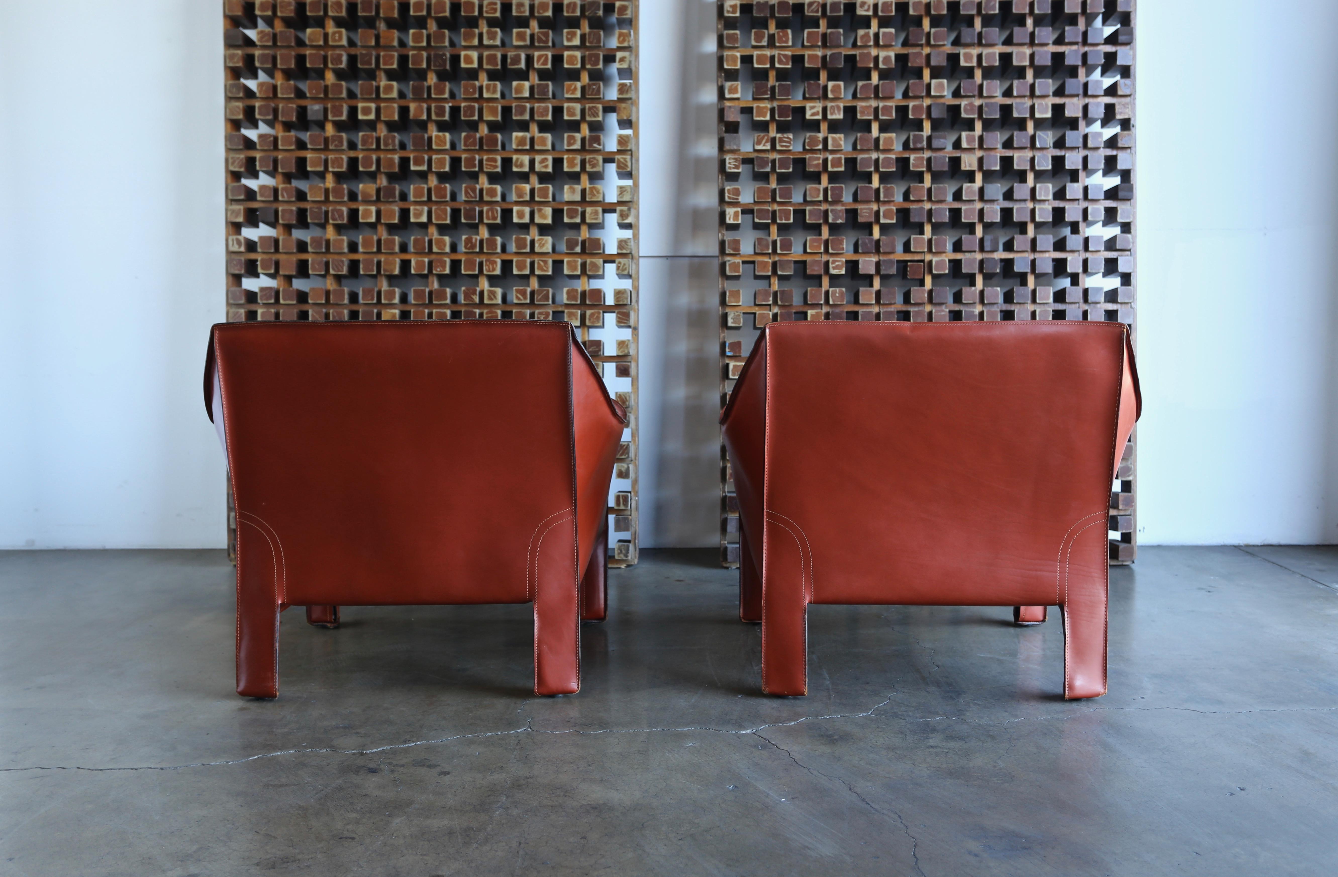 Pair of Large CAB Lounge Chairs by Mario Bellini for Cassina 7