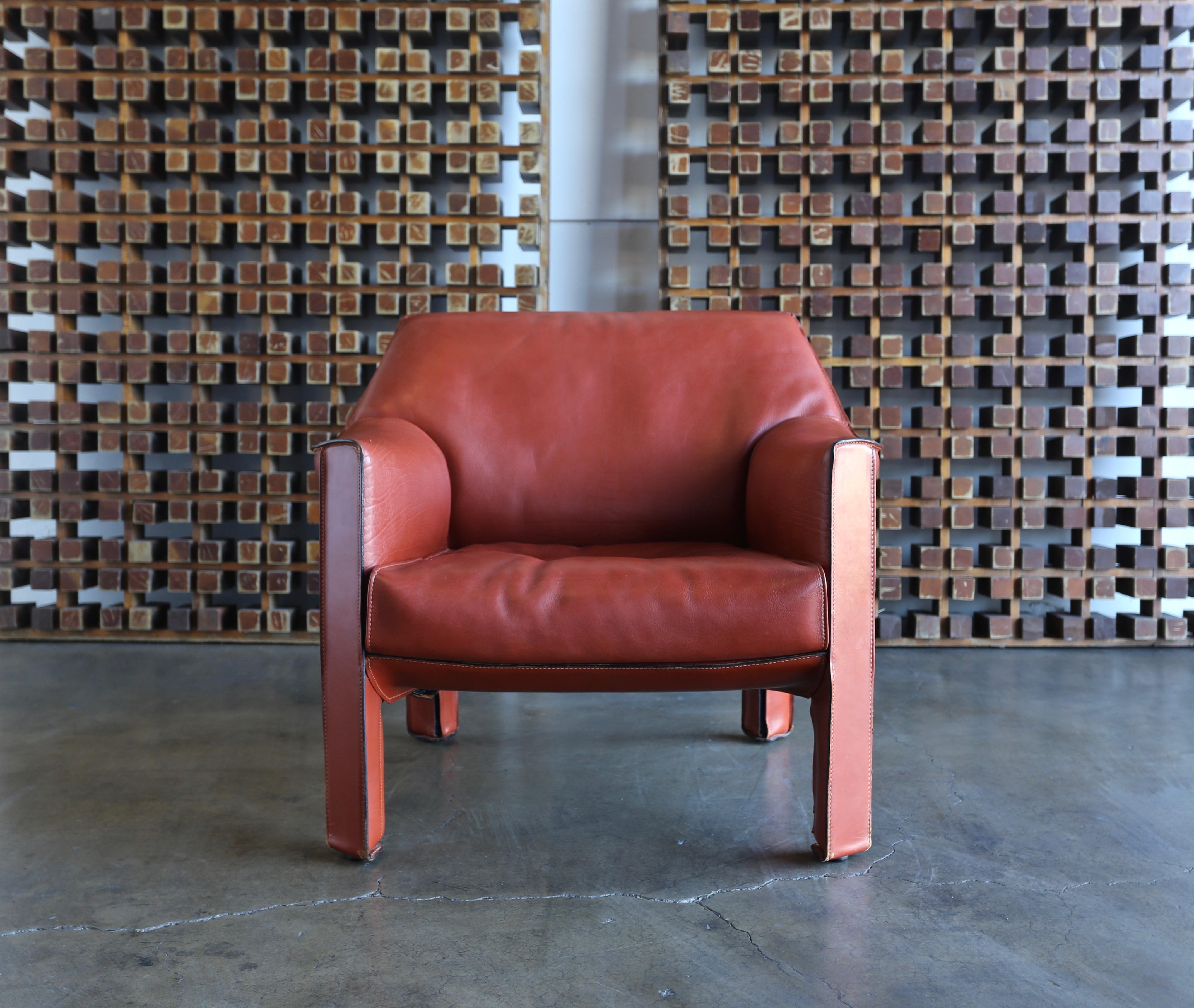 20th Century Pair of Large CAB Lounge Chairs by Mario Bellini for Cassina