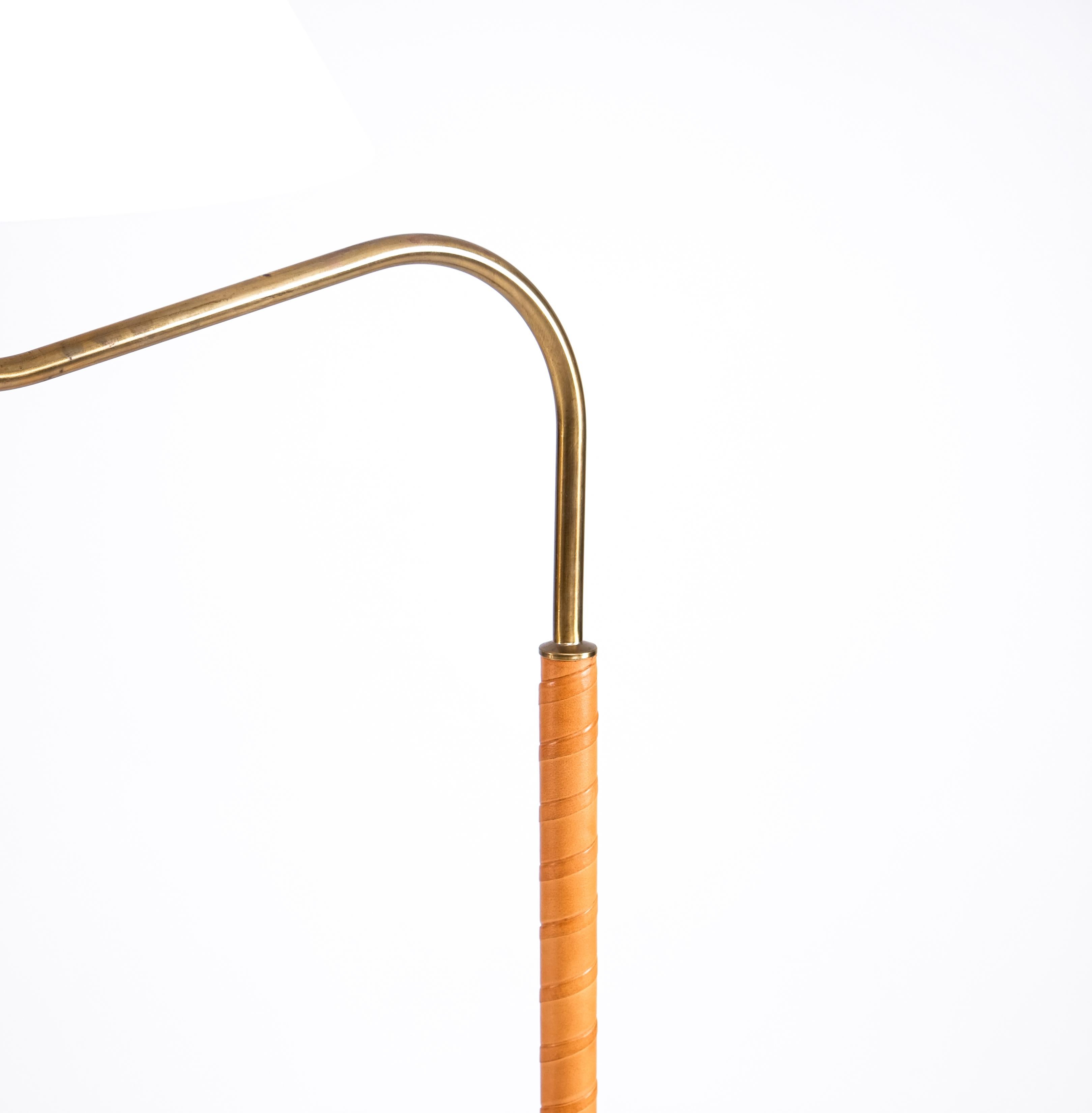 Pair of 'Large Camel' Floor Lamps by Josef Frank, Sweden, 1960s In Good Condition In Stockholm, SE