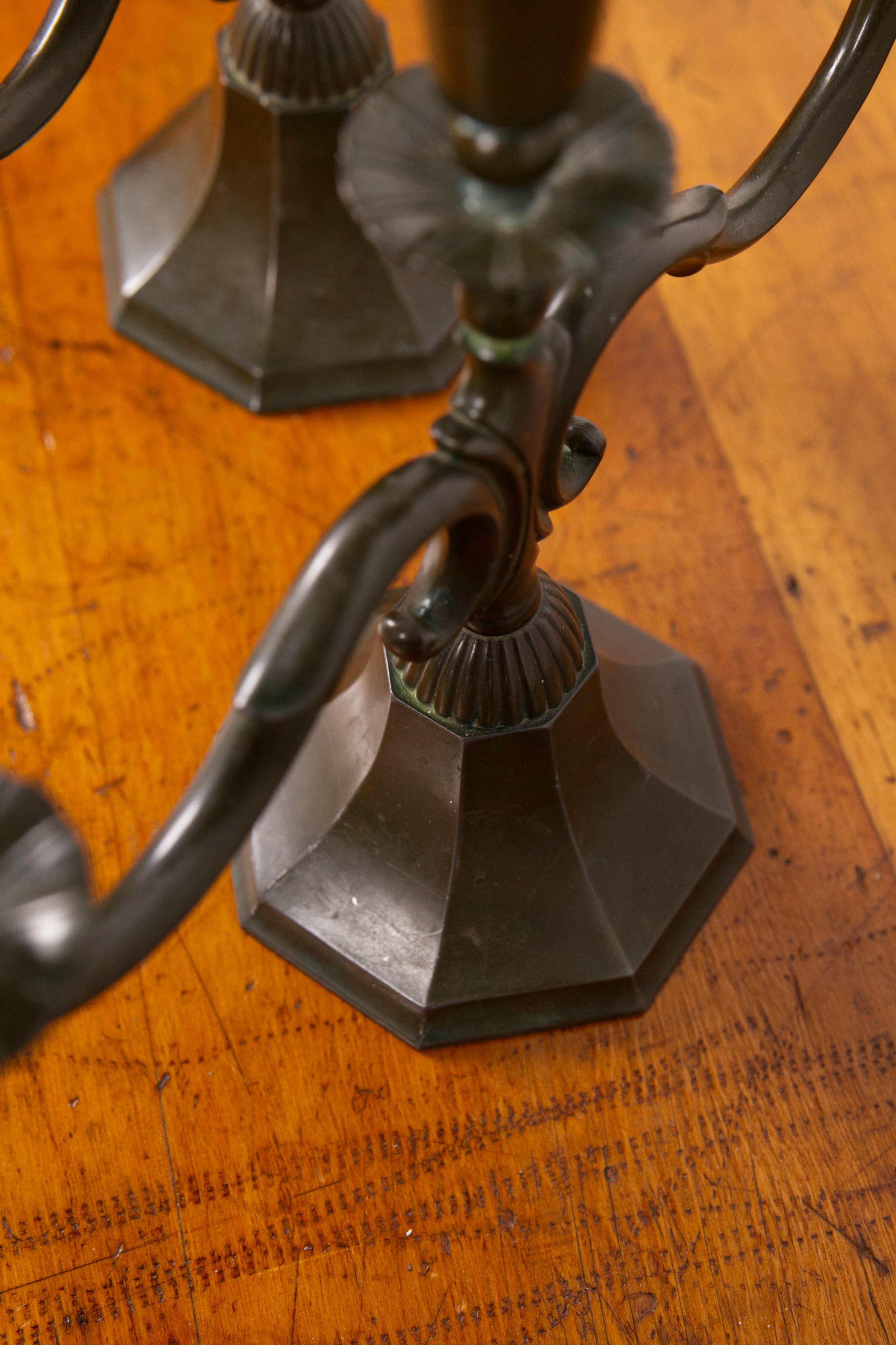 Danese Coppia di grandi candelabri 'modello 155' in metallo disko di Just Andersen, anni '30 in vendita