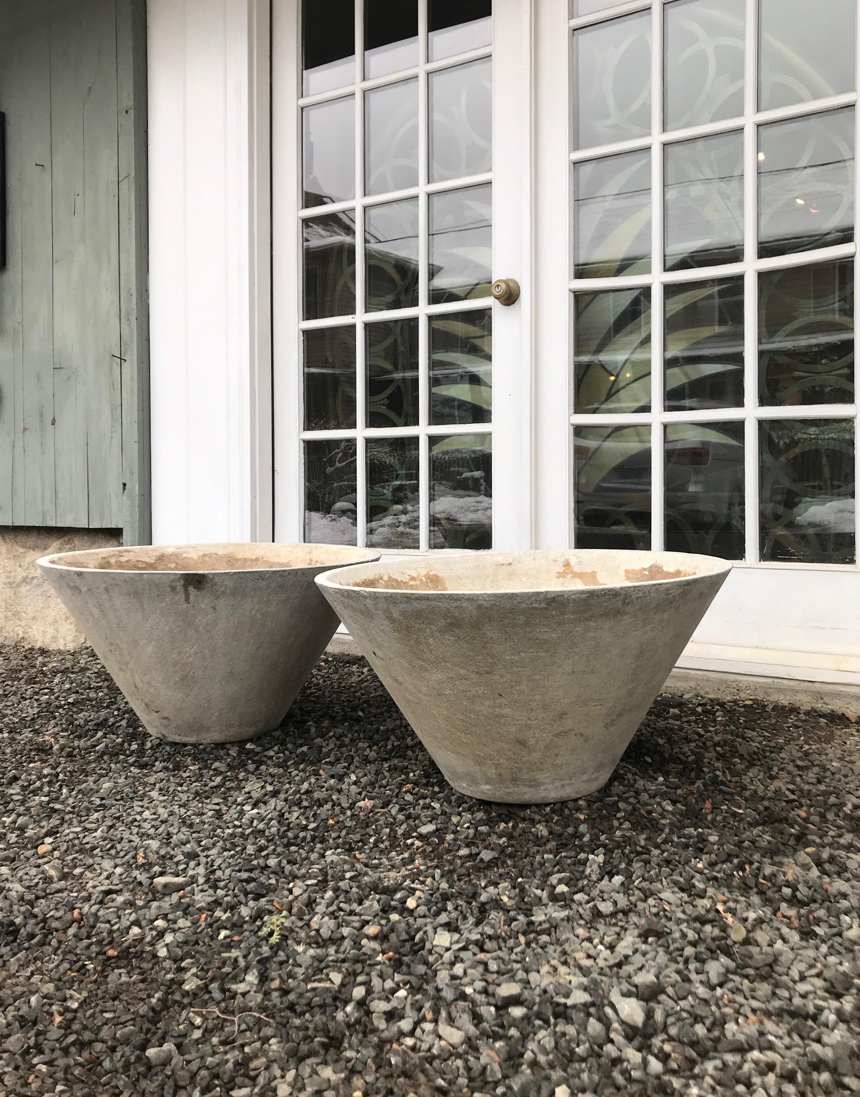 Mid-Century Modern Pair of Large Canted Planters by Willy Guhl