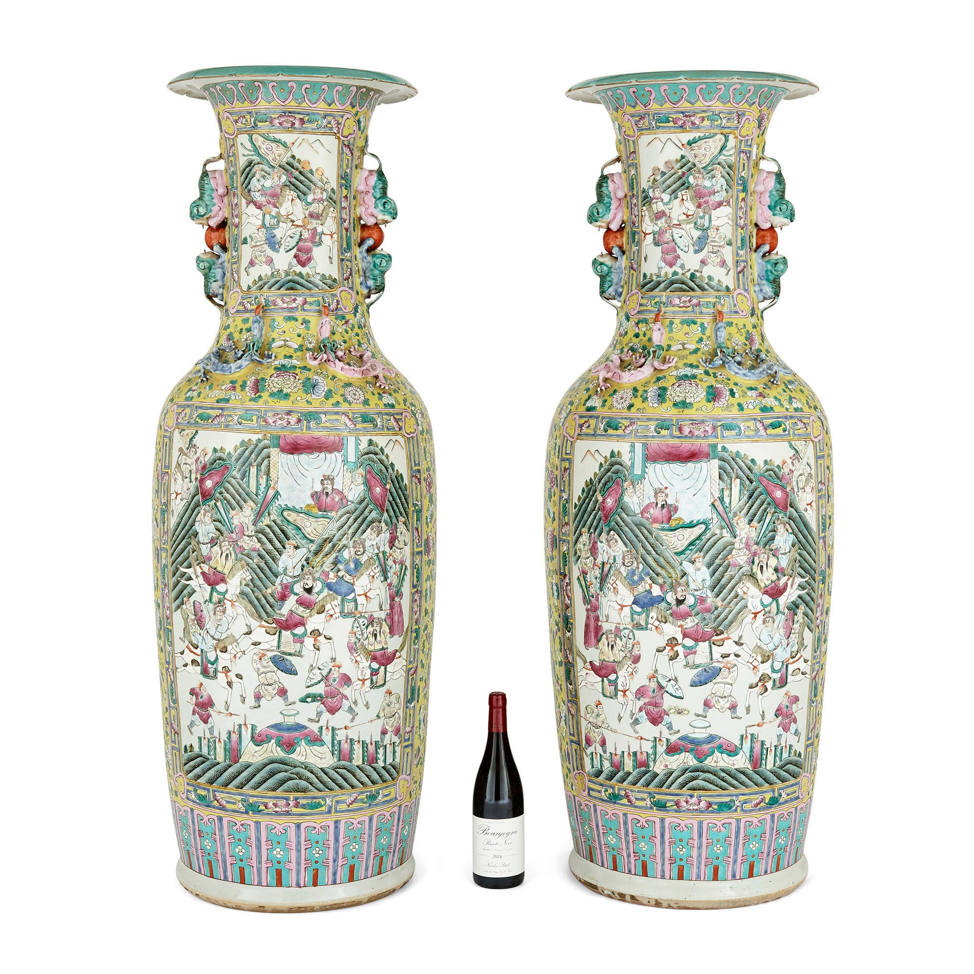 Pair of Large Canton Style Chinese Porcelain Vases For Sale 3