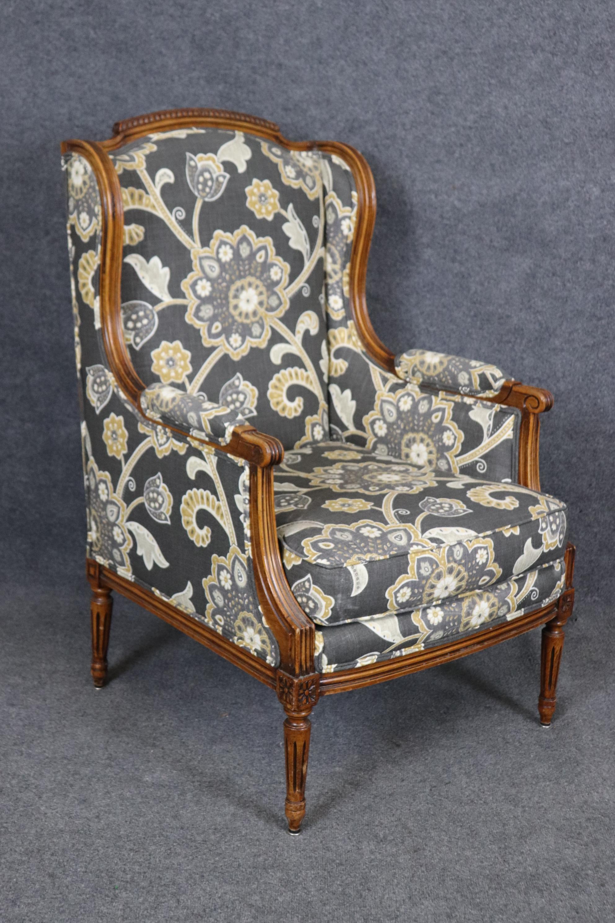 Pair of Large Carved Walnut French Louis XV Bergere Chairs  For Sale 2