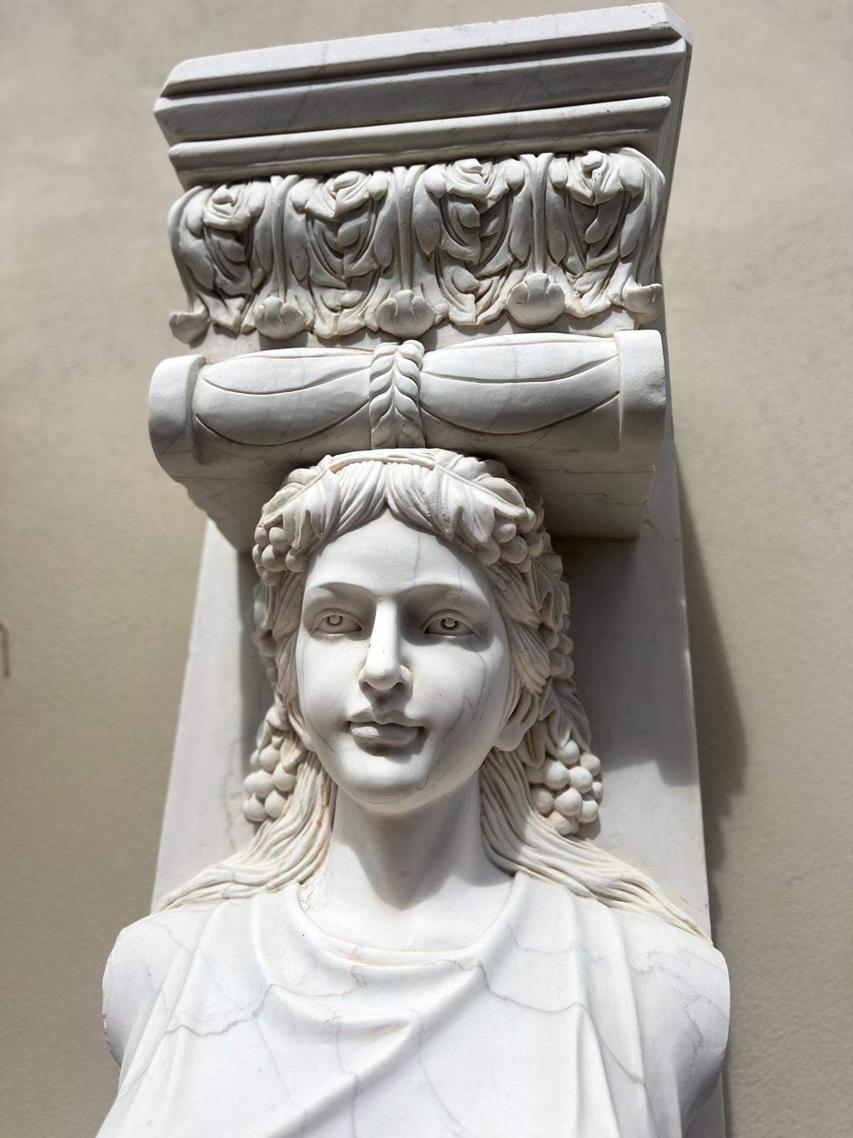 Pair of Large Caryatids, H220cm In Good Condition For Sale In Rome, IT