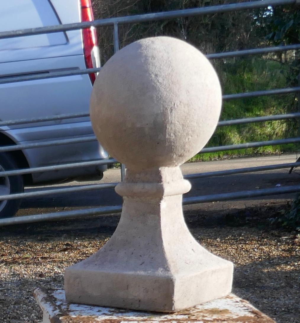 Pair of Large Cast Gate Post Finials Sculptures     In Good Condition For Sale In Chillerton, Isle of Wight