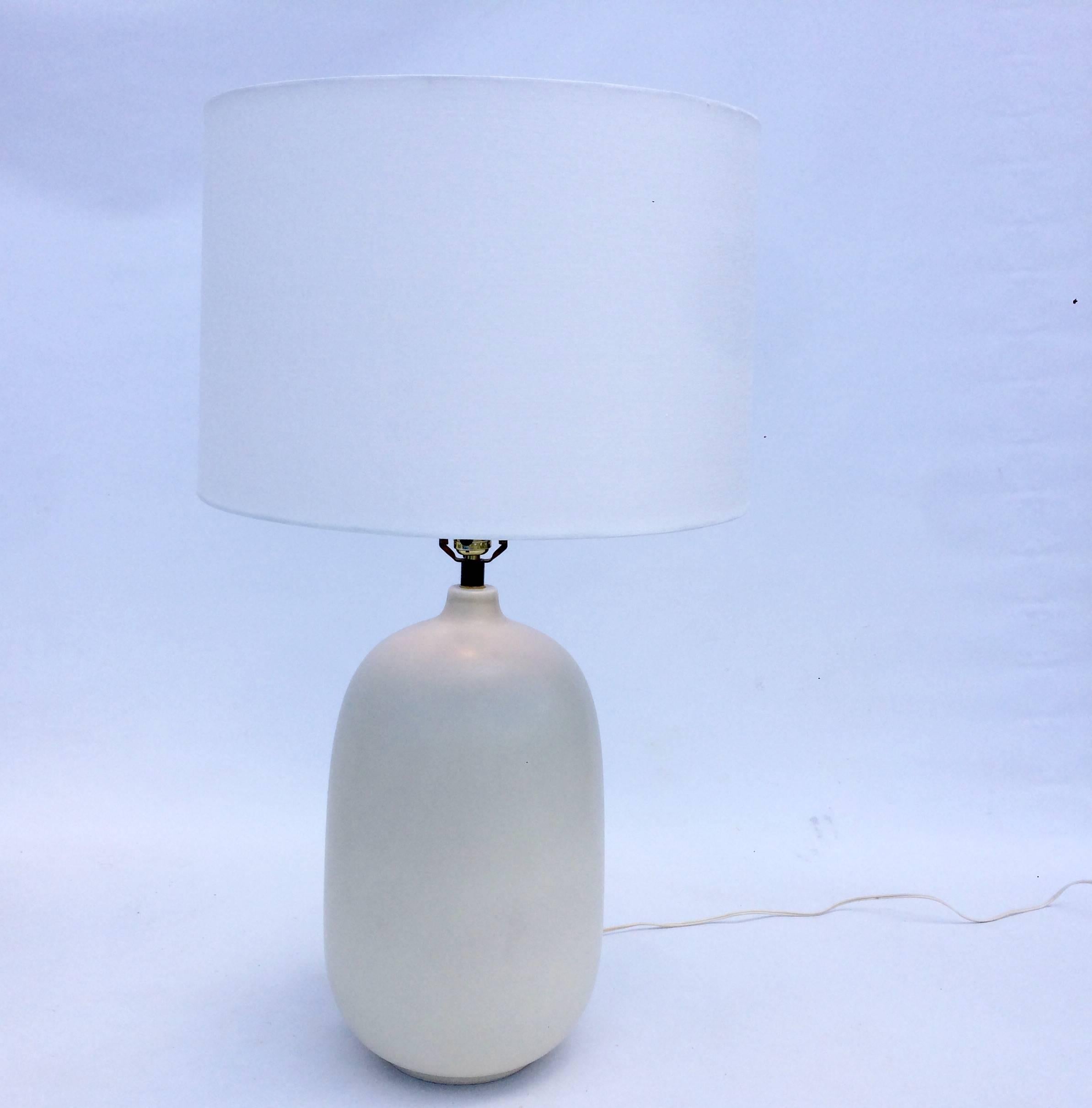 Pair of Large Ceramic Lamps by Lotte and Gunnar Bostlund 4