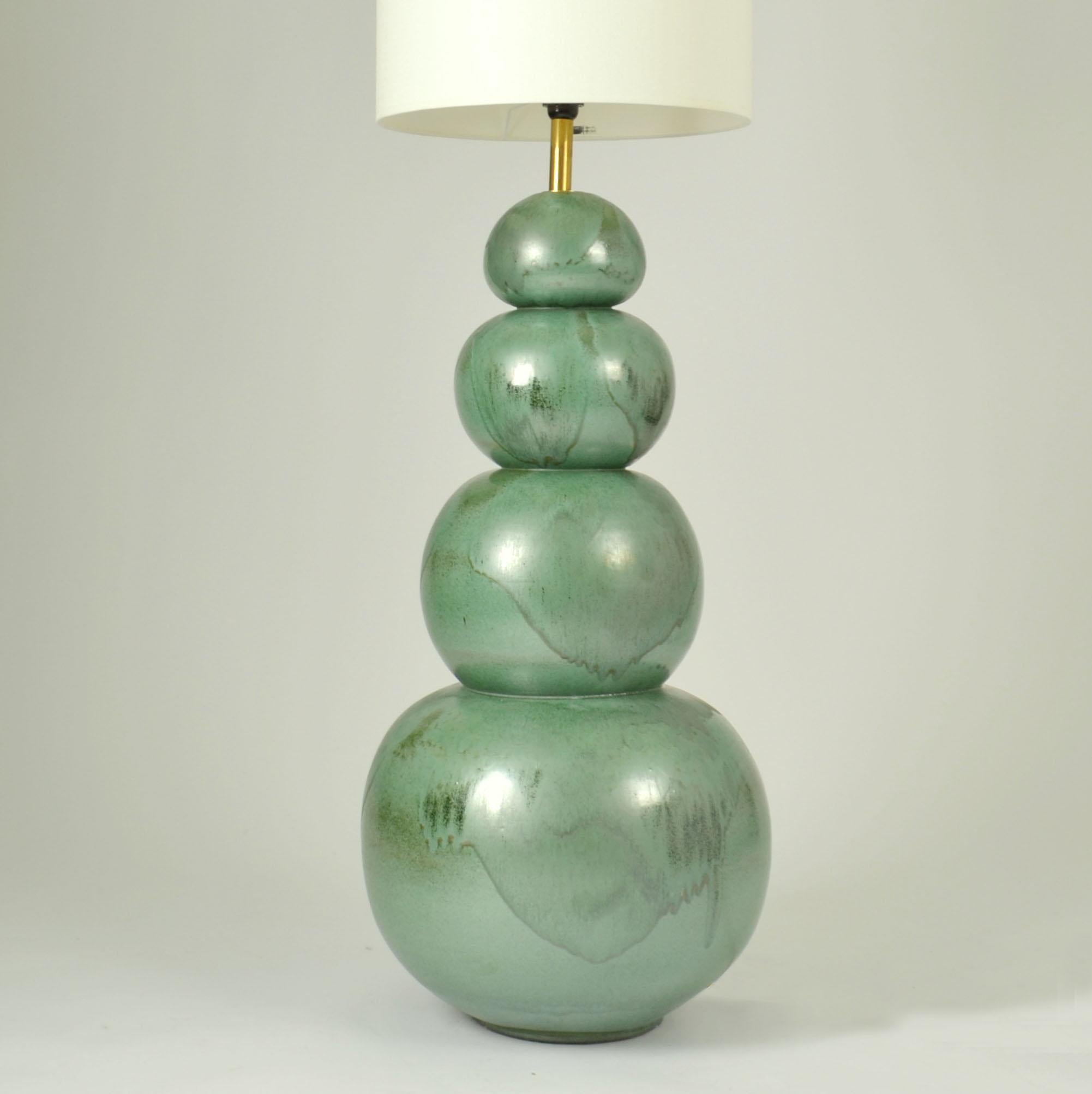 Paire de grands lampadaires vert-de- mer en céramique attribuée à Kaiser en vente 2