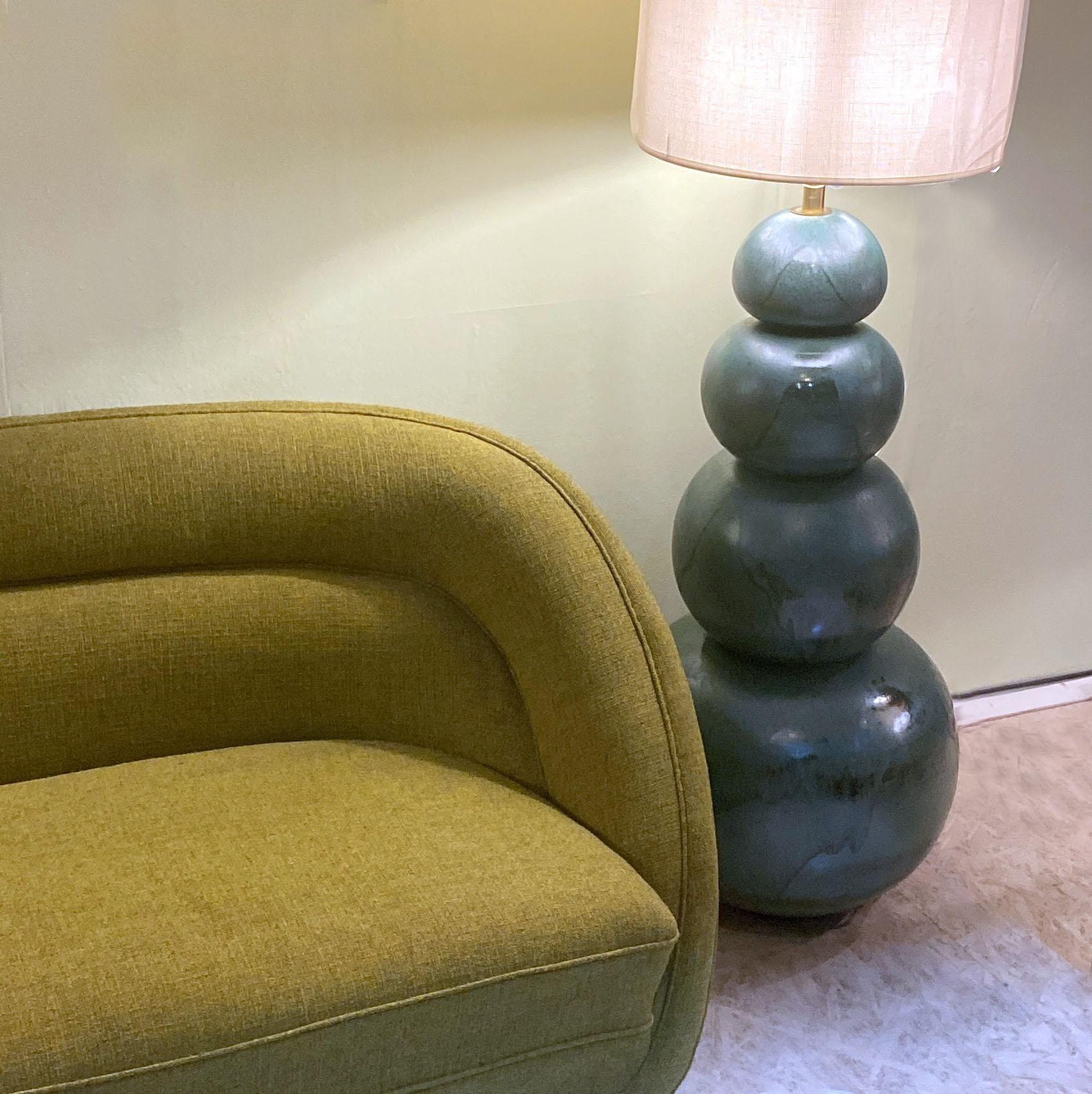 Paire de grands lampadaires vert-de- mer en céramique attribuée à Kaiser en vente 1