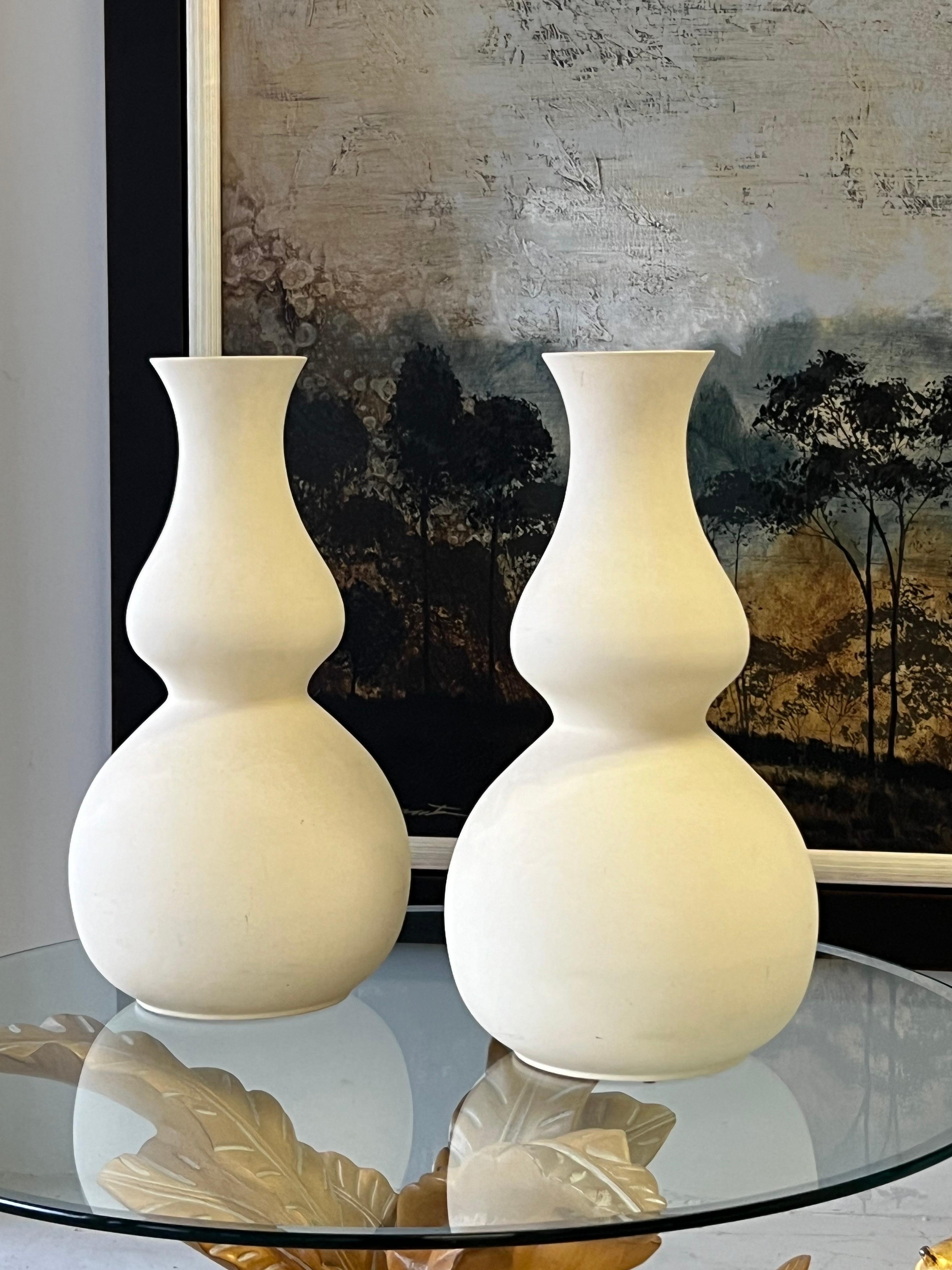 Pair of Large Ceramic Vases Attributed to Christopher Spitzmiller In Good Condition In Miami, FL