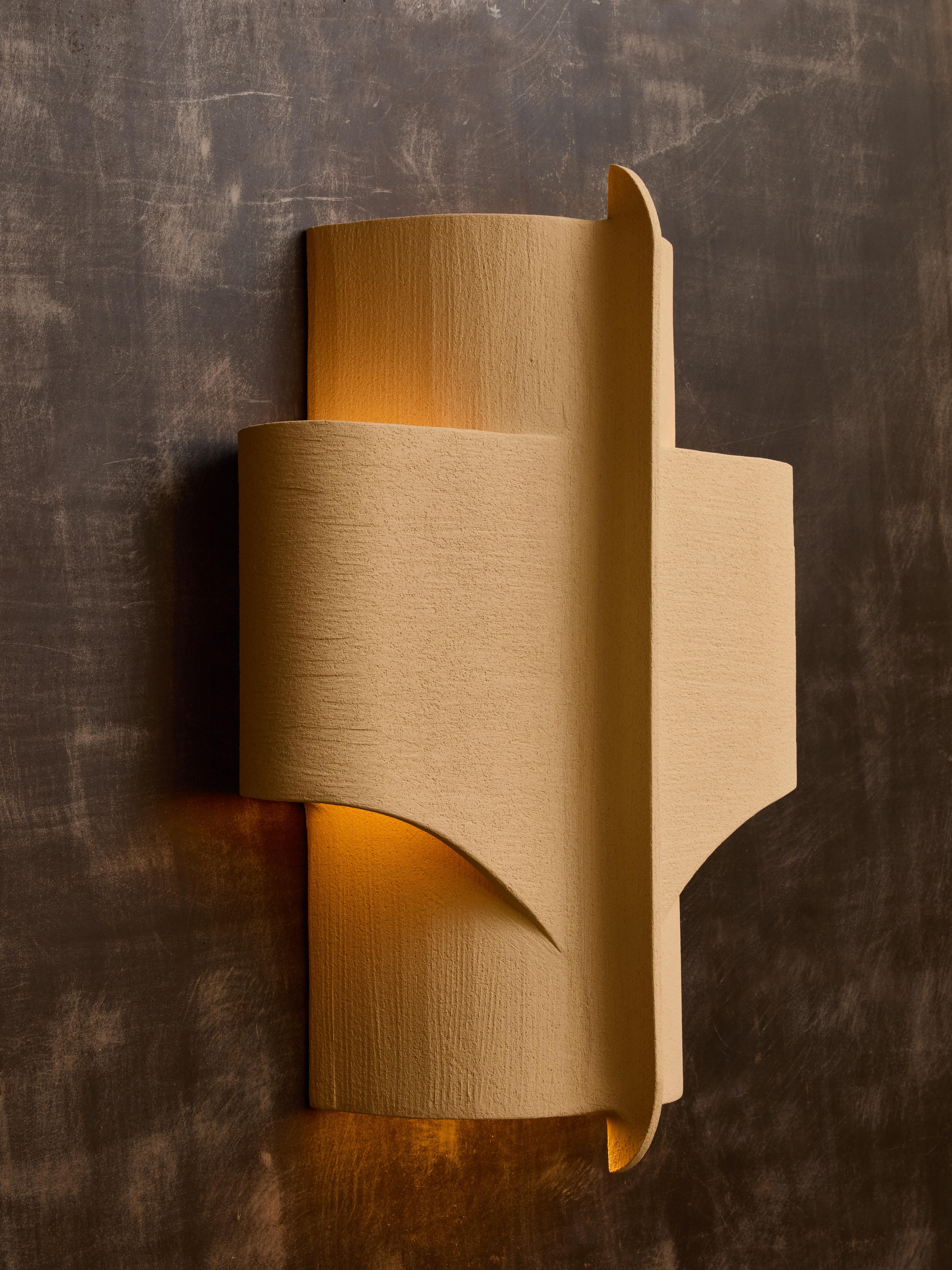 Pair of Large Ceramic Wall Sconces by Olivia Cognet In New Condition For Sale In Saint-Ouen, IDF