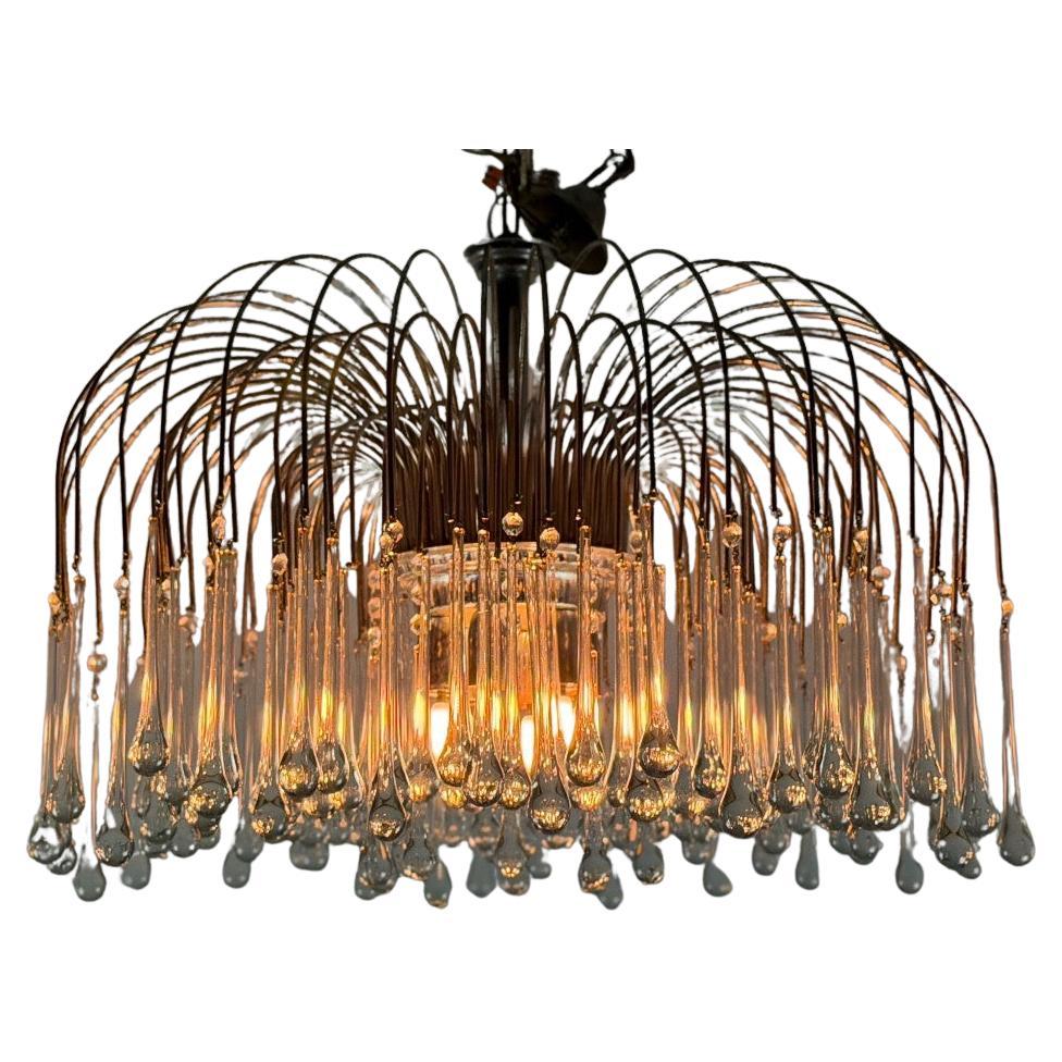 Paire de grands lustres décorés de gouttes de verre, cadres en métal chromé, Italie en vente