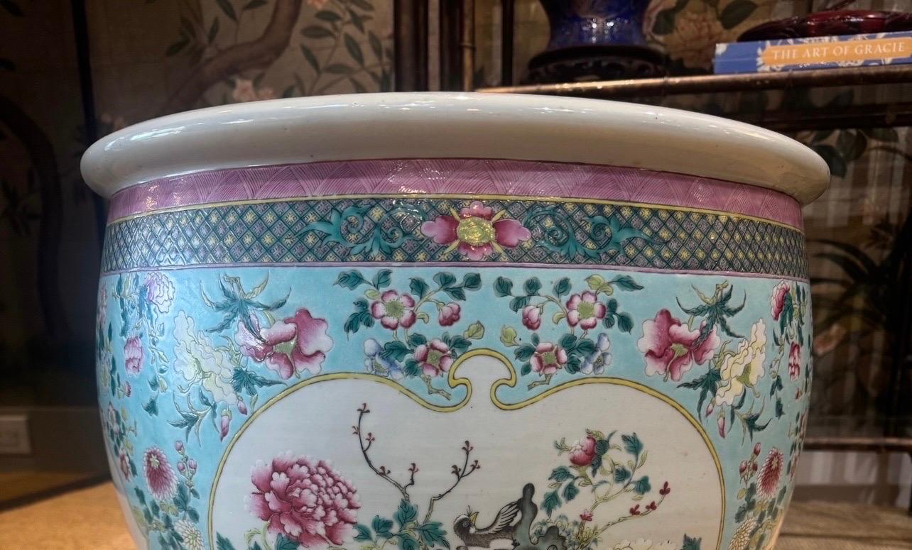 Paire de grandes jardinières chinoises du 19e siècle en vente 2