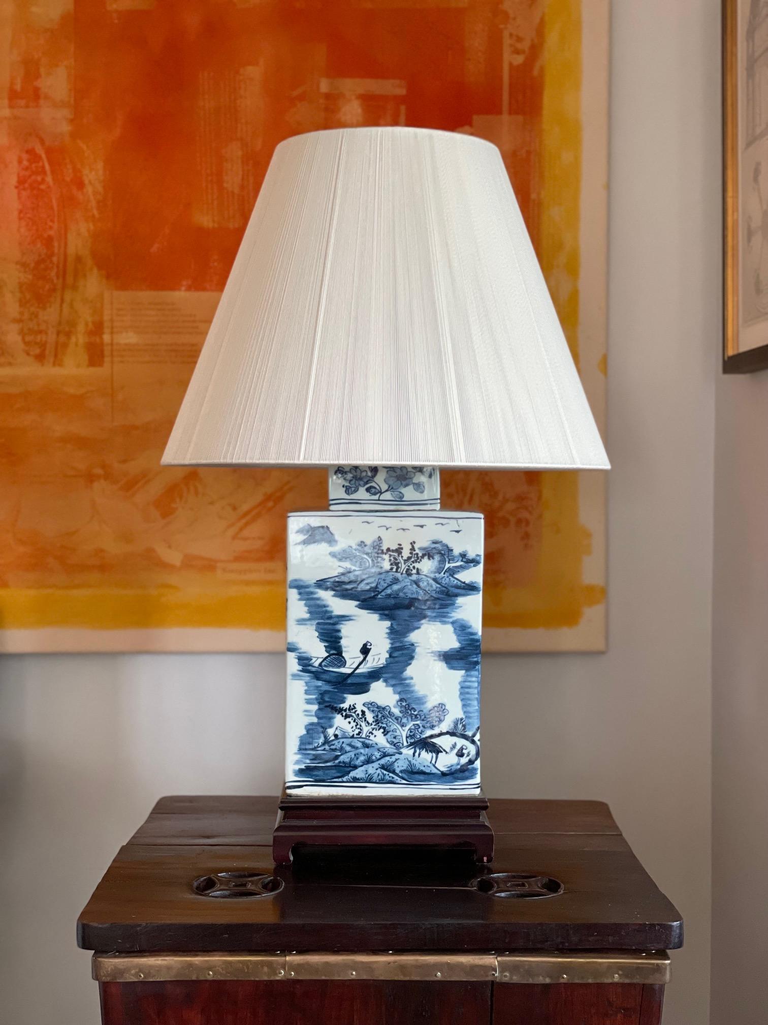 Pair of large 20th century blue and white Chinese rectangular table lamps
Measures: 9.25