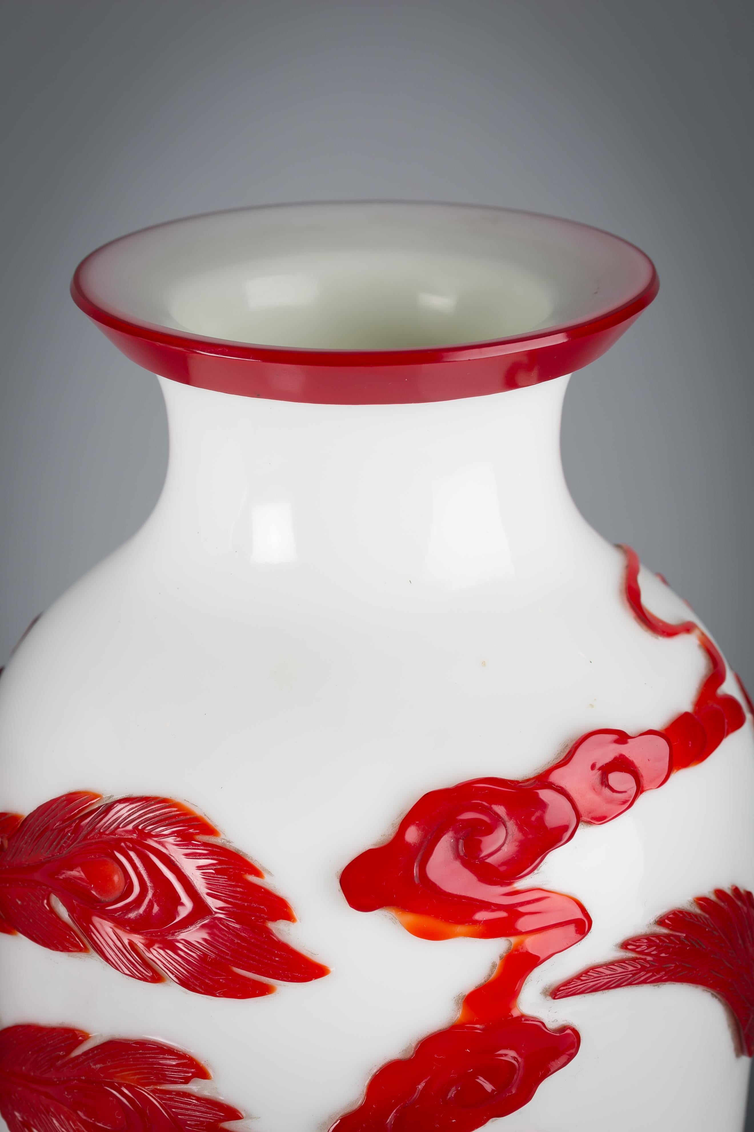 Pair of Large Chinese Cameo Glass Vases, circa 1900 In Good Condition For Sale In New York, NY