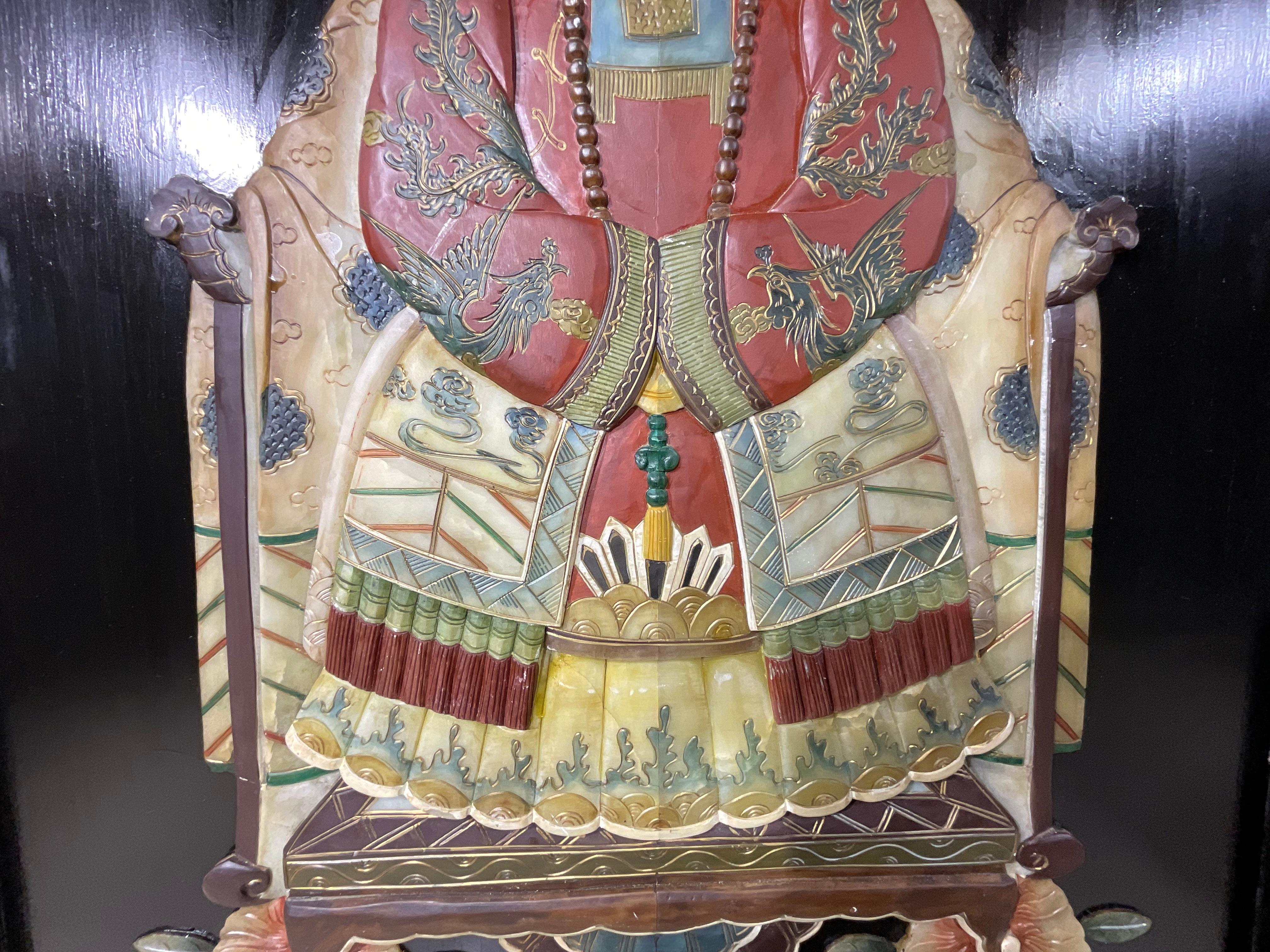 Paar große chinesische geschnitzte Hartsteinporträts von Kaiser und Kaiserin (Speckstein) im Angebot