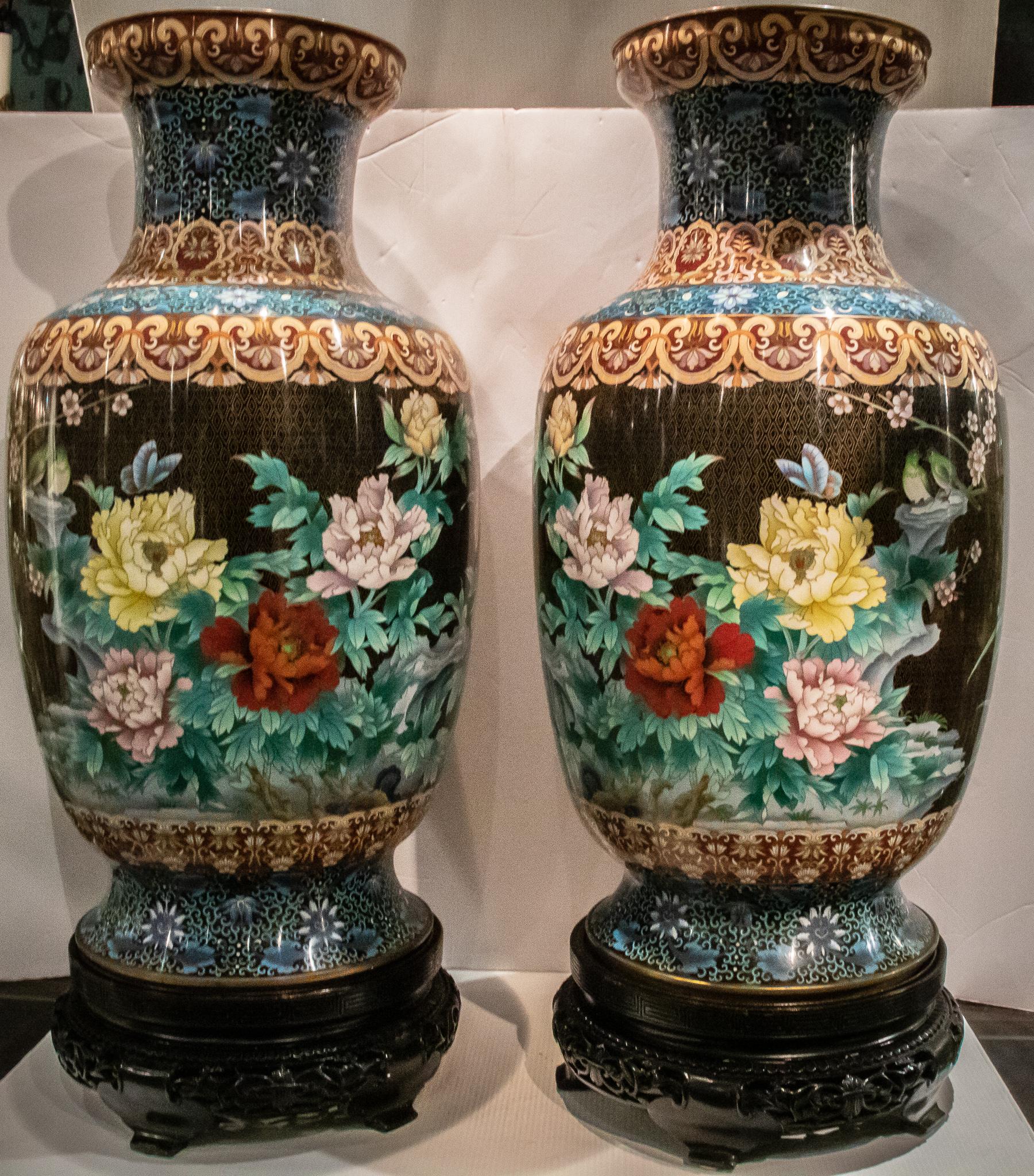 Pair of Large Chinese Cloisonne Enamel  Vases on Stand 5